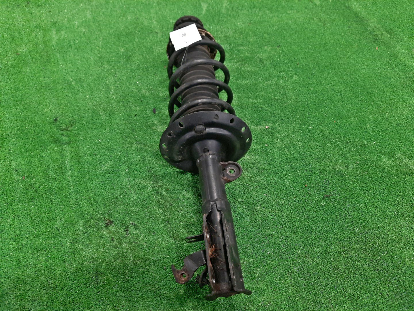 Стойка правая передняя  HONDA FIT, FIT SHUTTLE GE6, GP1, GP4, GE8, GG7, GP2 L13A, LDA, LEA, L15A 1 ракурс