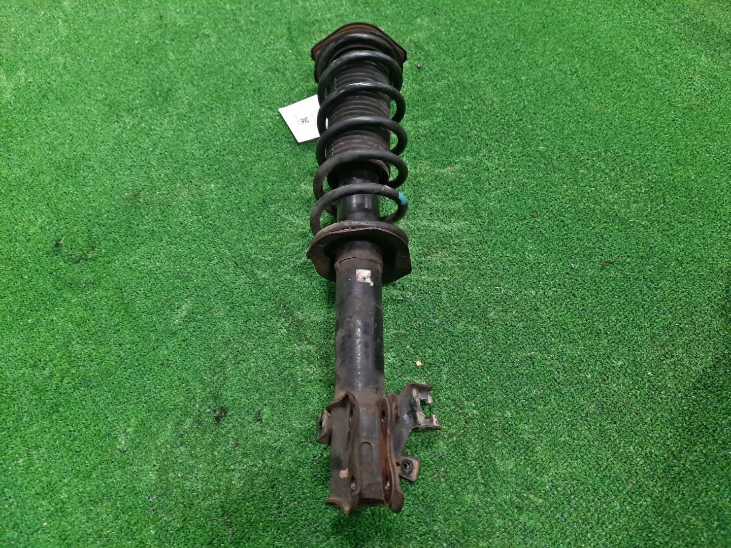 Стойка правая передняя NISSAN MARCH, CUBE K11, HK11, AK11, Z10, AZ10, ANZ10 CG13DE, CGA3DE, CG10DE 1 ракурс