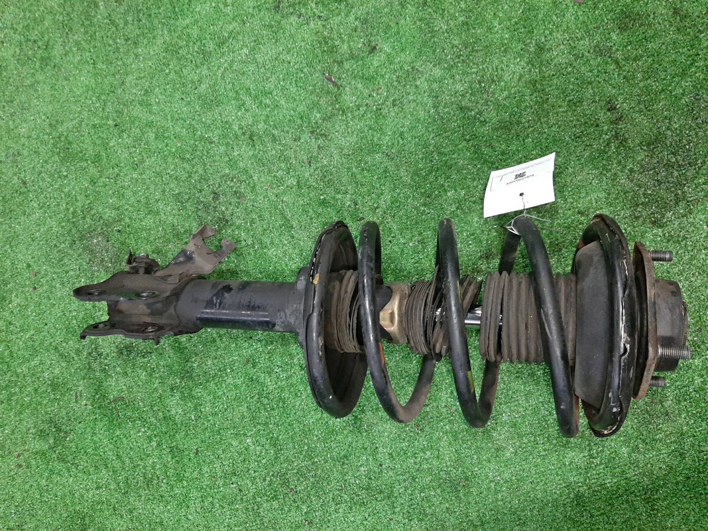 Стойка левая передняя NISSAN LIBERTY RM12, RNM12, PNM12, PM12 QR20DE, SR20DE, SR20DET 1 ракурс