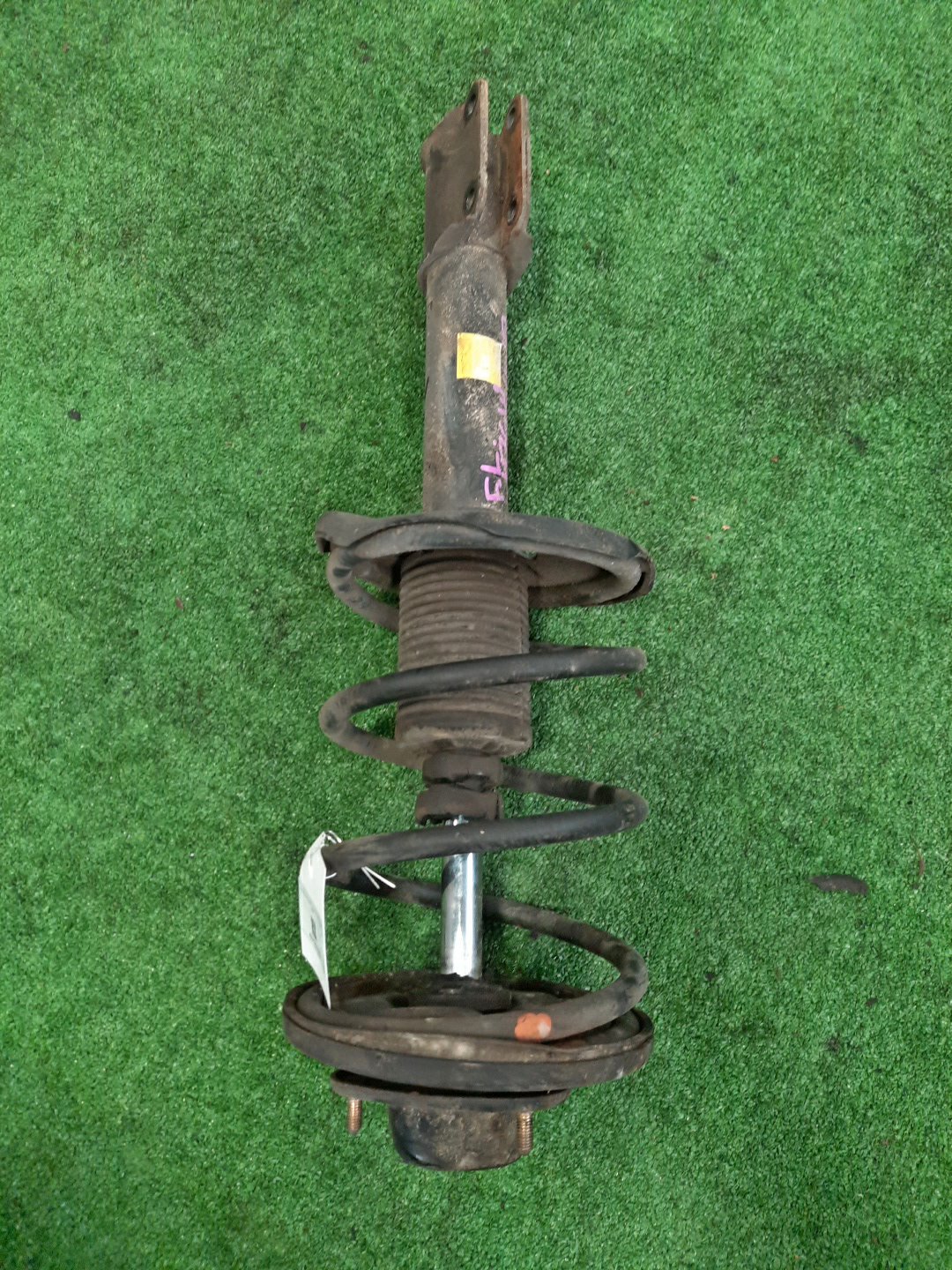 Стойка левая передняя MITSUBISHI PAJERO IO H61W, H62W, H71W, H72W, H76W, H66W, H67W, H77W 4G93, 4G94, 4G93T 1 ракурс