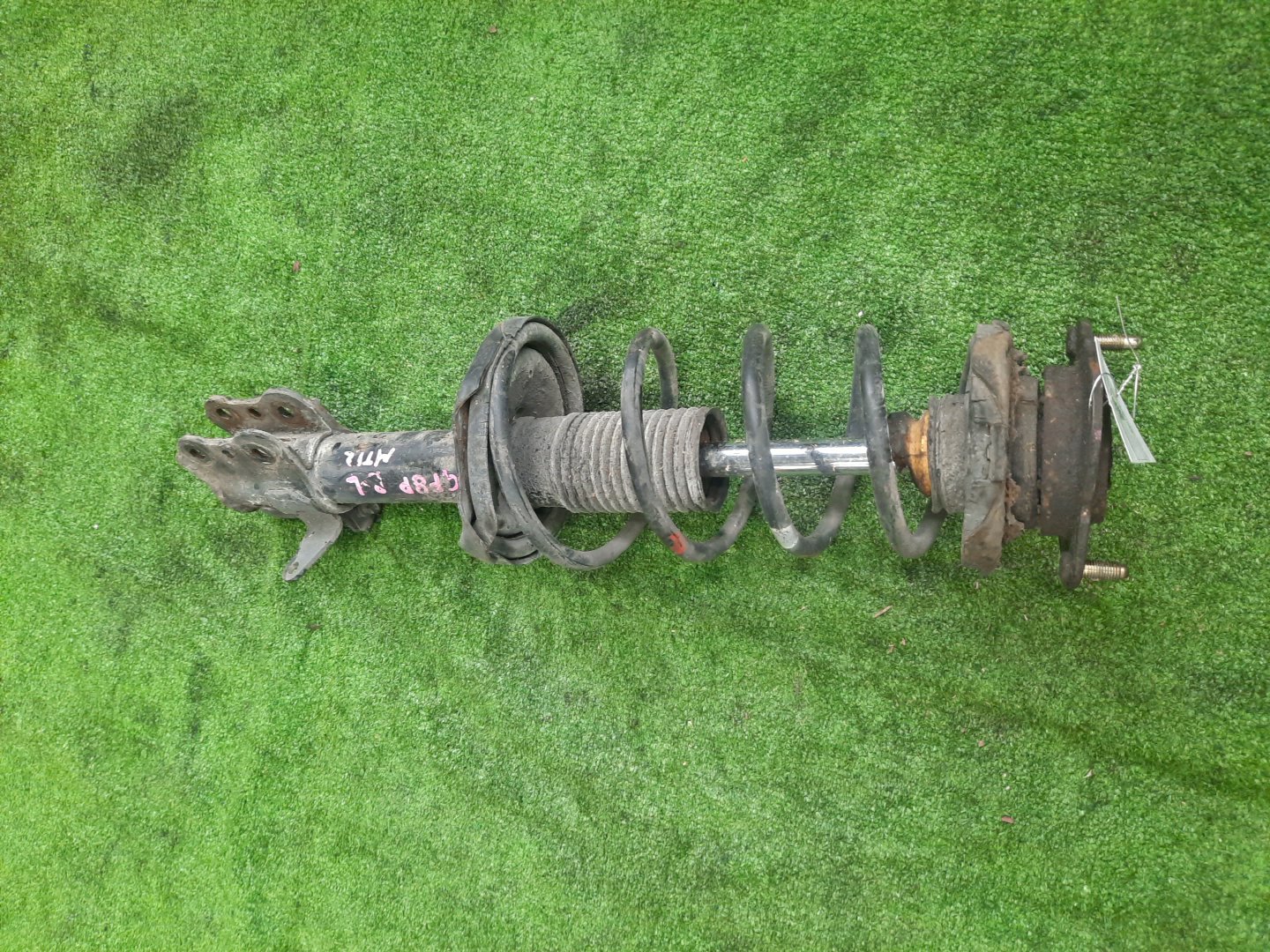 Стойка левая задняя MAZDA CAPELLA GF8P, GWEW, GW8W, GWER, GWFW, GFEP, GW5R, GFFP, GFER FP-DE, FS-ZE, FS-DE, RF-T, RF 1 ракурс