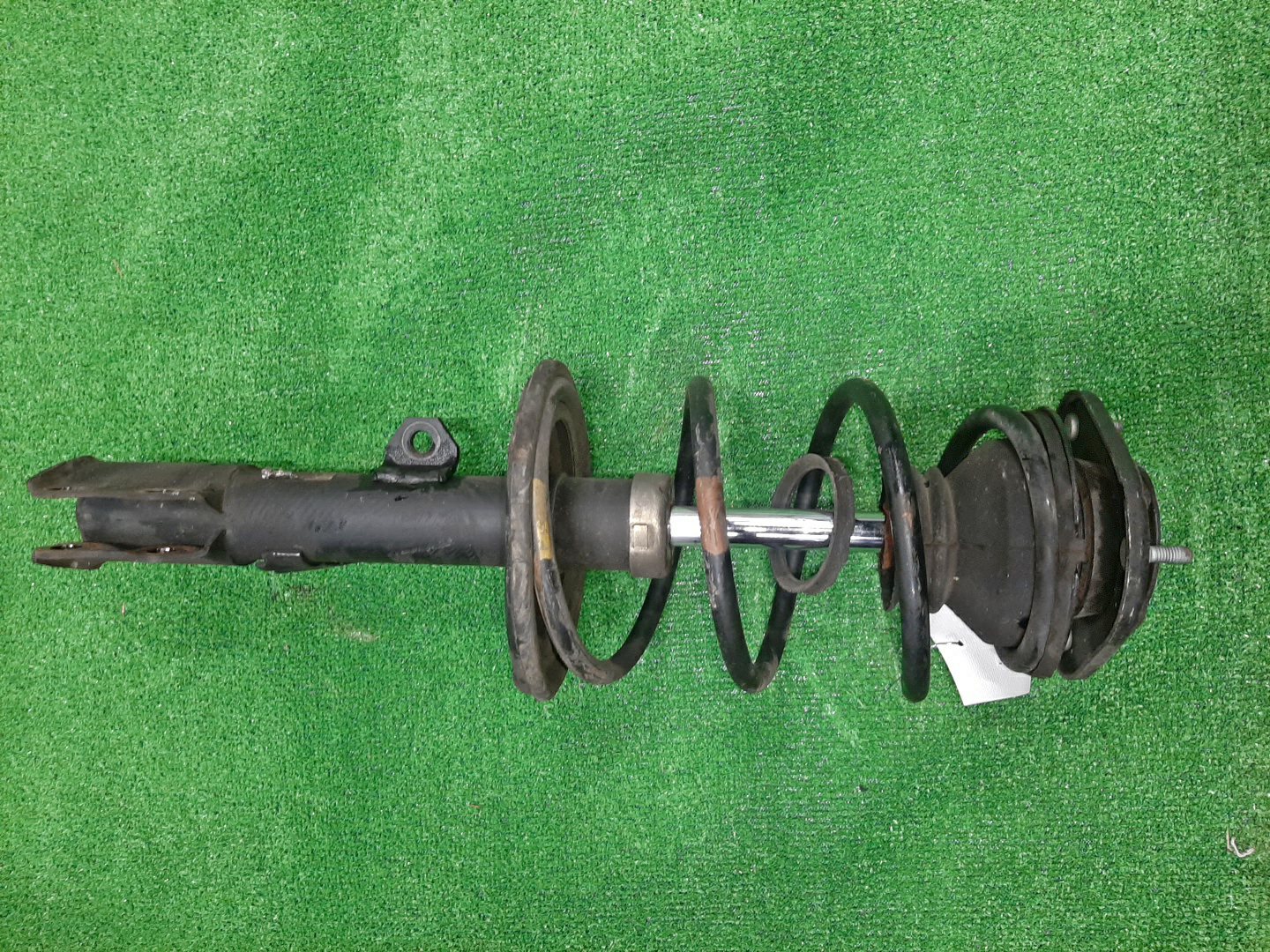 Стойка правая передняя TOYOTA ALLEX, COROLLA RUNX, WILL VS, COROLLA  AXIO, COROLLA, PREMIO, COROLLA SPACIO, WISH, ALLION, COROLLA FIELDER NZE124, ZZE123, ZZE124, NZE121, ZZE122, NZE127, ZZE127, ZZE128, NZE141, NZE144, ZRE142, ZRE144, NZE120, CE121, Z