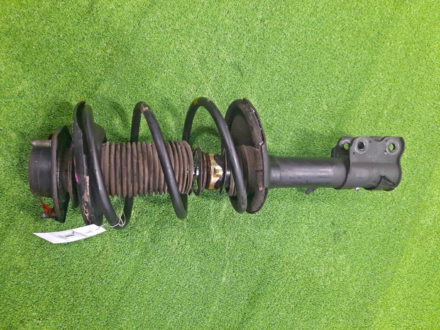 Стойка правая передняя NISSAN AVENIR, EXPERT W11, PNW11, PW11, RNW11, RW11, VENW11, VEW11, VW11, VNW11 QG18DE, SR20DE, QR20DE, YD22DD 1 ракурс