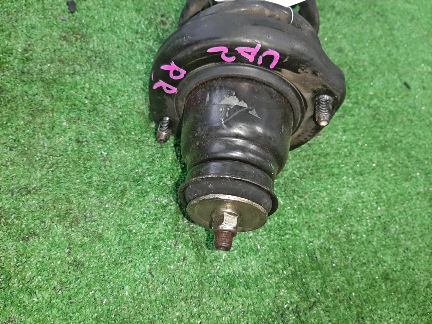 Стойка правая задняя HONDA ACCORD, INSPIRE, RAFAGA, SABER, VIGOR, ASCOT, ASCOT INNOVA CB4, CF2, CB7, CD6, CB1, CE1, CD3, CD4, CB3, CD8, CD7, CB2, CB9, CD5, CB6, CC3, UA1, UA3, CB5, CC2, UA2, CE5, CE4, CC4, CC5 F20A, H22A, F22A, F18A, F22B, F18B, F20B
