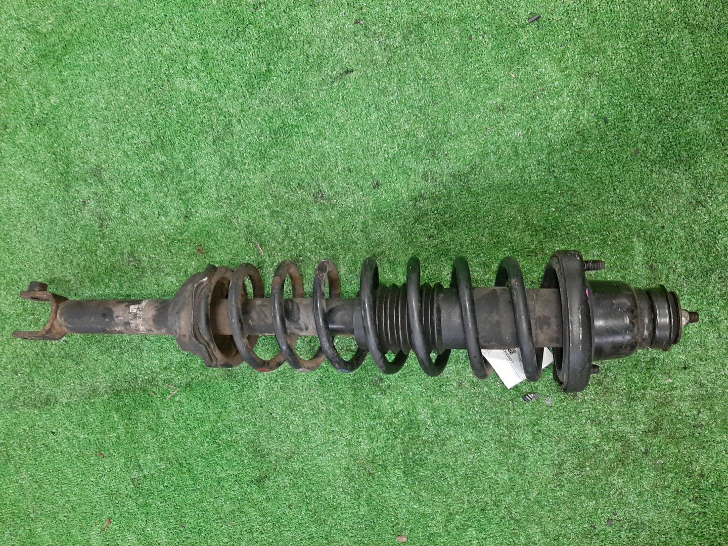 Стойка левая задняя HONDA ACCORD, INSPIRE, RAFAGA, SABER, VIGOR, ASCOT, ASCOT INNOVA CB4, CF2, CB7, CD6, CB1, CE1, CD3, CD4, CB3, CD8, CD7, CB2, CB9, CD5, CB6, CC3, UA1, UA3, CB5, CC2, UA2, CE5, CE4, CC4, CC5 F20A, H22A, F22A, F18A, F22B, F18B, F20B,