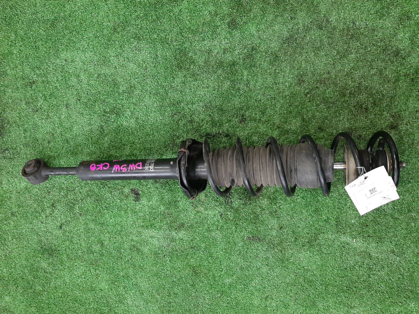 Стойка левая задняя MAZDA DEMIO DW3W, DW5W B3E, B3ME, B3, B5E, B5ME, B5 1 ракурс