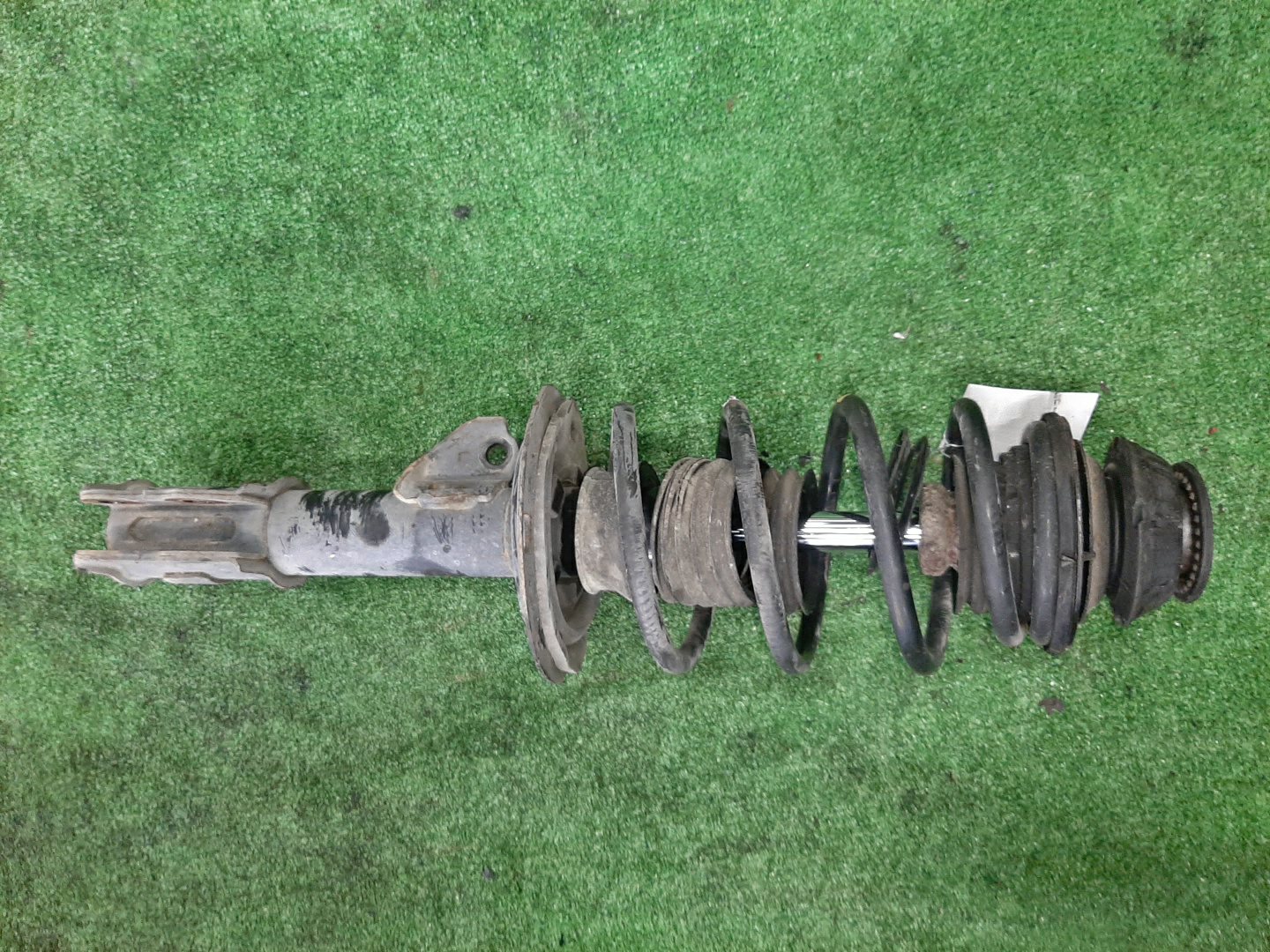 Стойка левая передняя TOYOTA RACTIS NSP122 1NR-FE 1 ракурс