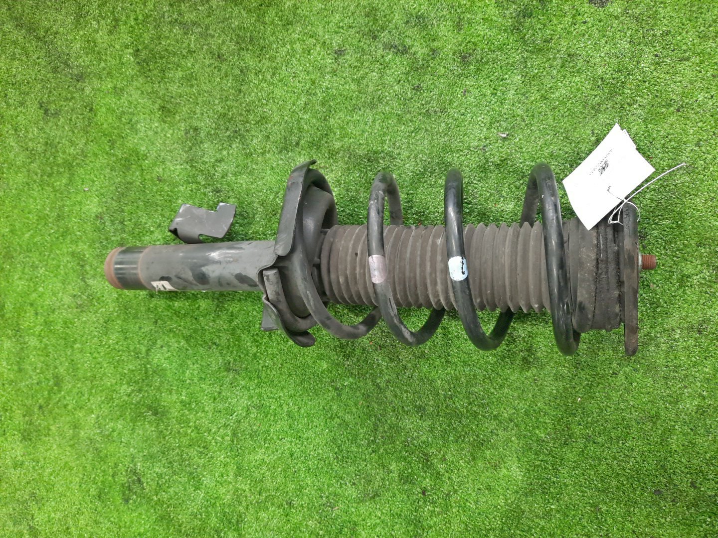 Стойка левая передняя MAZDA AXELA, MAZDA 3, 3 BL6FJ, BLEFW, BL5FP, BLEAP, BLEFP, BLFFP, BL3FW, BL5FW, BLEAW, BLFFW, BL Z6 1 ракурс