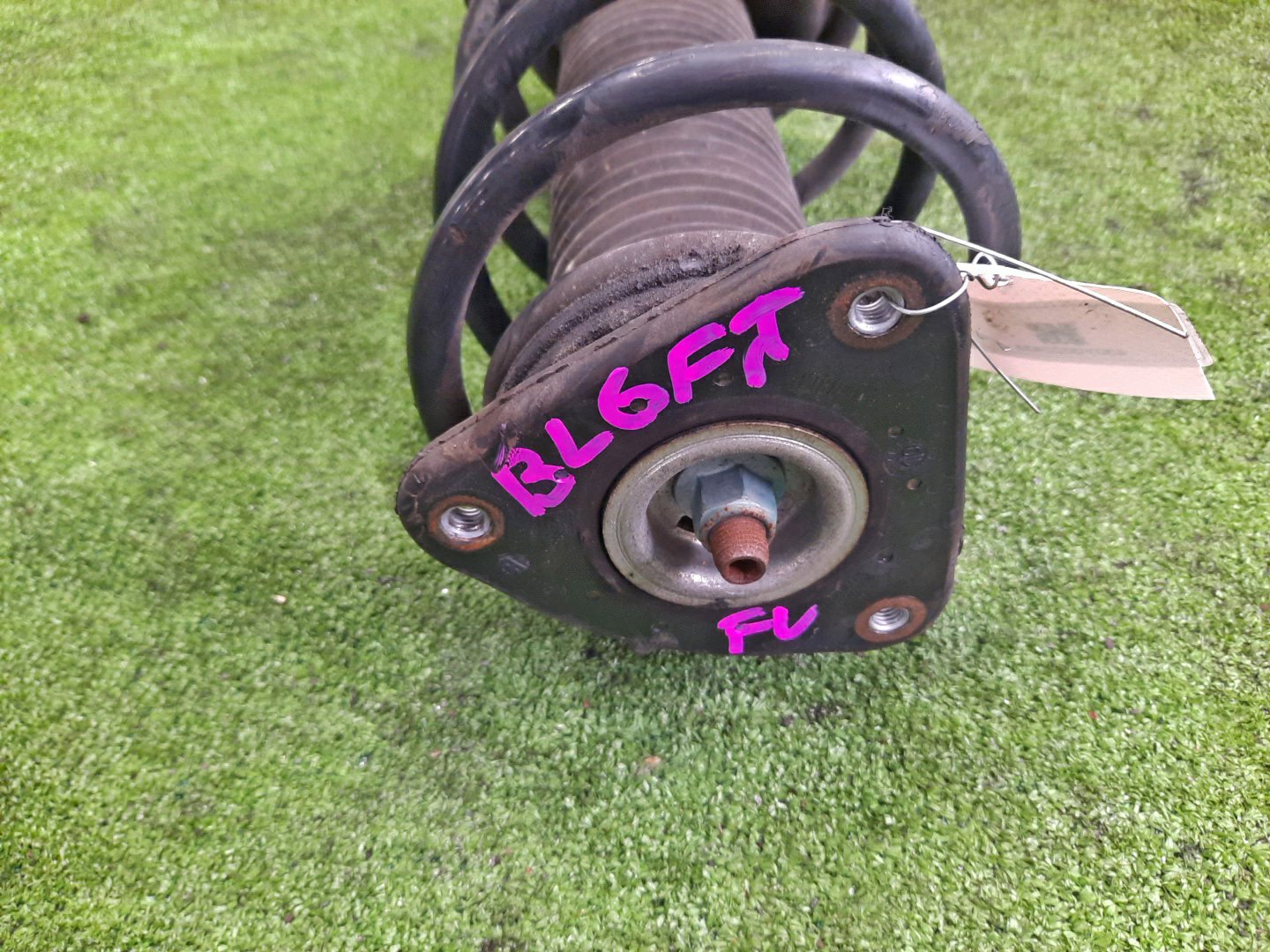 Стойка левая передняя MAZDA AXELA, MAZDA 3, 3 BL6FJ, BLEFW, BL5FP, BLEAP, BLEFP, BLFFP, BL3FW, BL5FW, BLEAW, BLFFW, BL Z6 2 ракурс