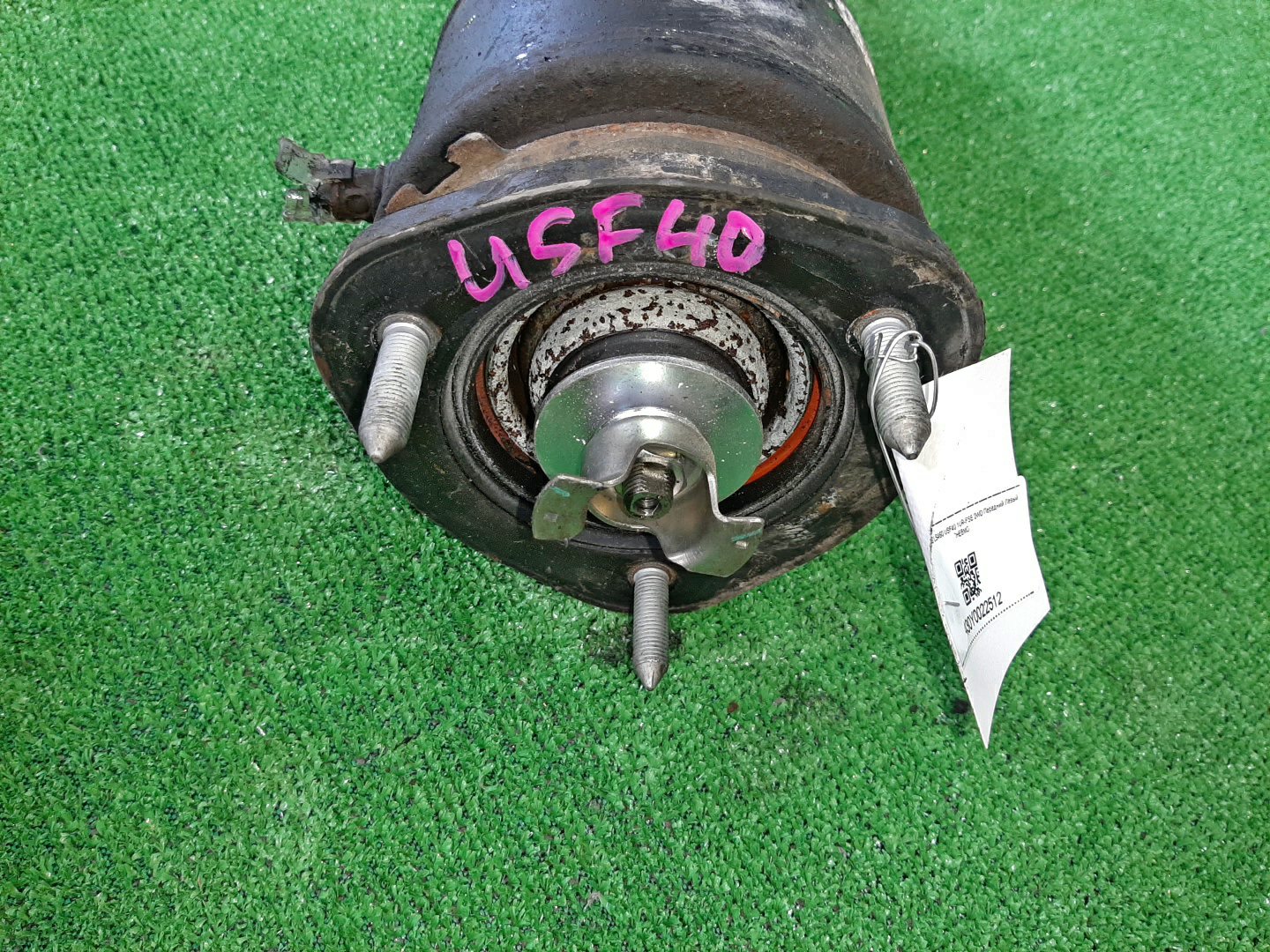 Стойка левая передняя LEXUS LS460 USF40 1UR-FSE 2 ракурс