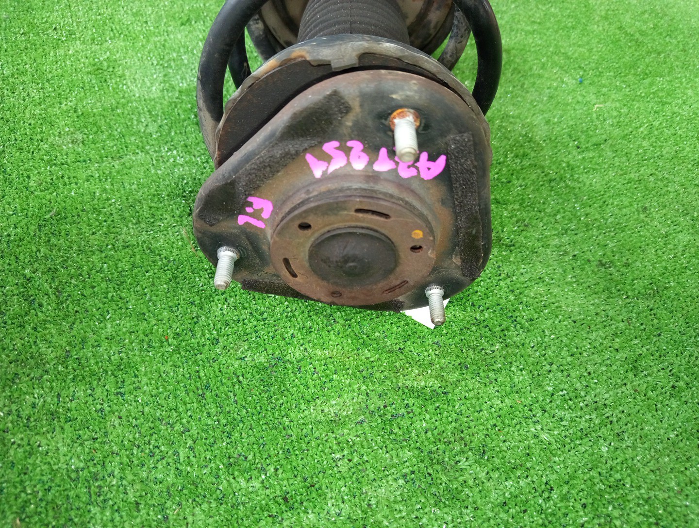 Стойка левая передняя TOYOTA AVENSIS AZT250, AZT251 1AZ-FSE, 2AZ-FSE 2 ракурс