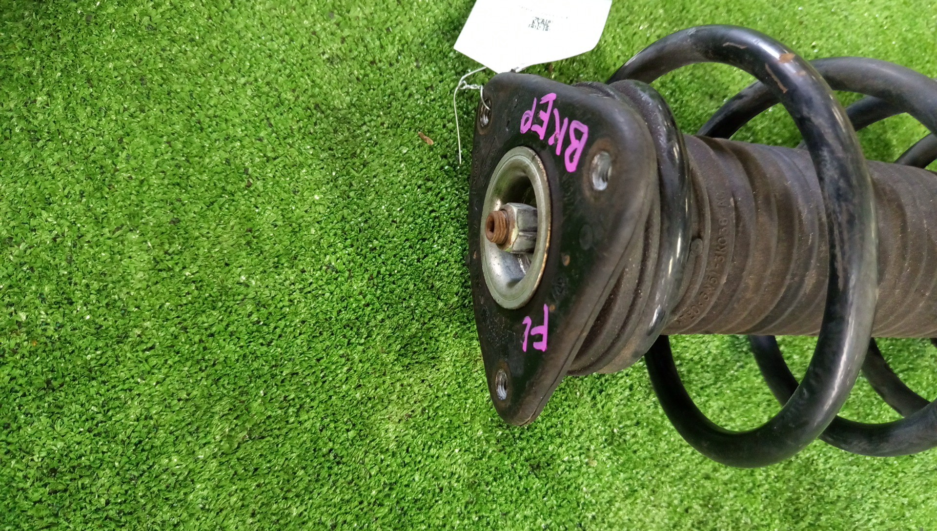 Стойка левая передняя MAZDA PREMACY, AXELA CREW, CR3W, BK5P, BK3P, BKEP LF-VE, LF-DE, L3-VE, ZY-VE, L3-VDT 2 ракурс