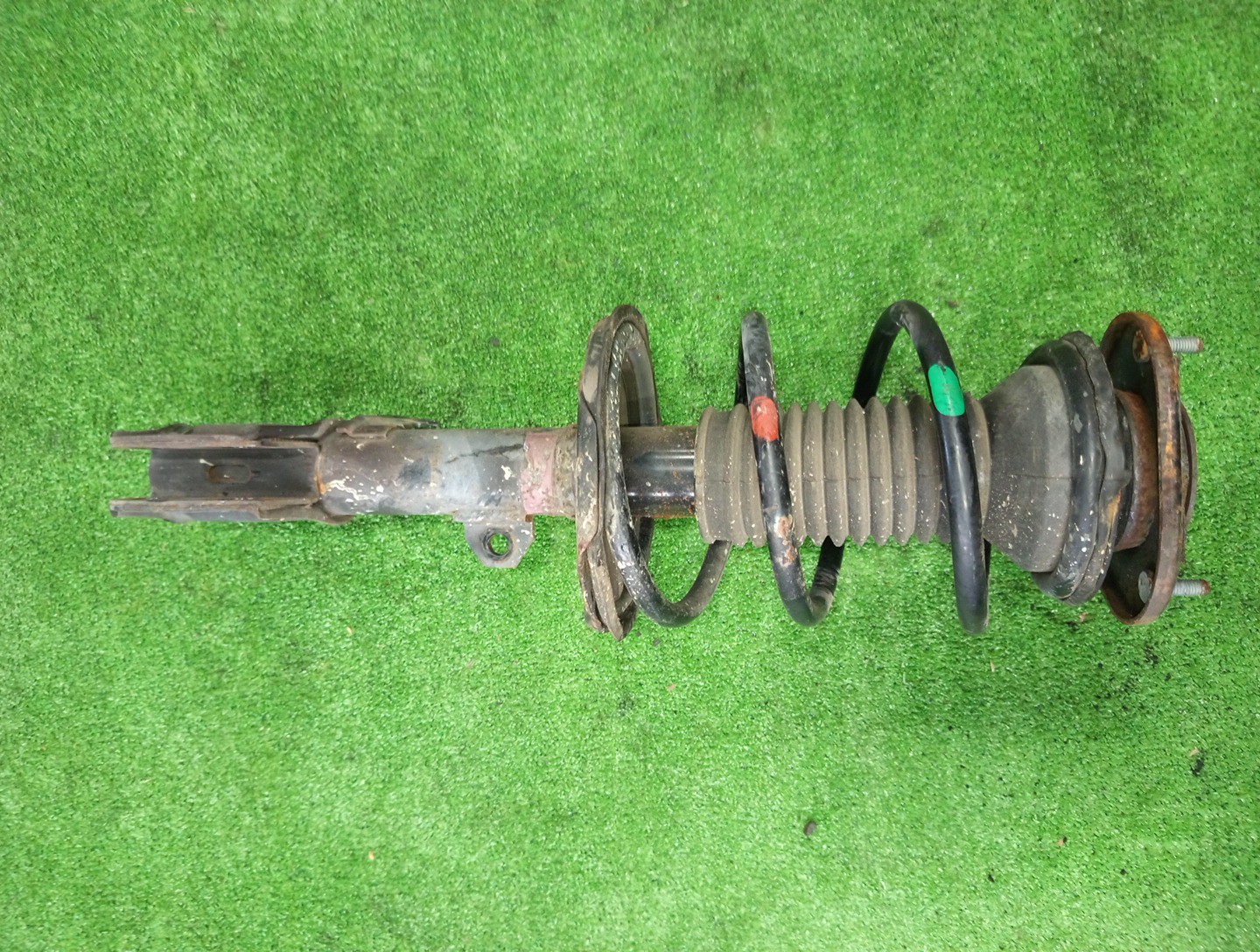 Стойка левая передняя TOYOTA AVENSIS AZT250, AZT251 1AZ-FSE, 2AZ-FSE 1 ракурс