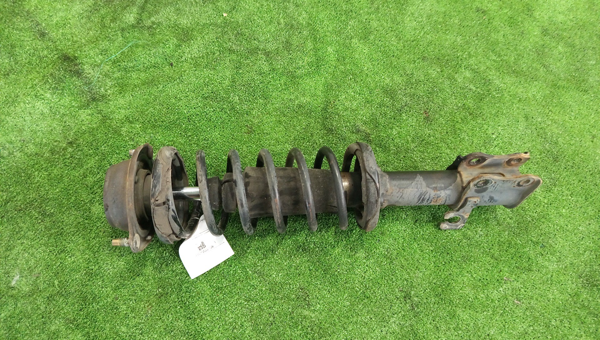 Стойка левая передняя MAZDA DEMIO DW3W, DW5W B3E, B3ME, B3, B5E, B5ME, B5 1 ракурс