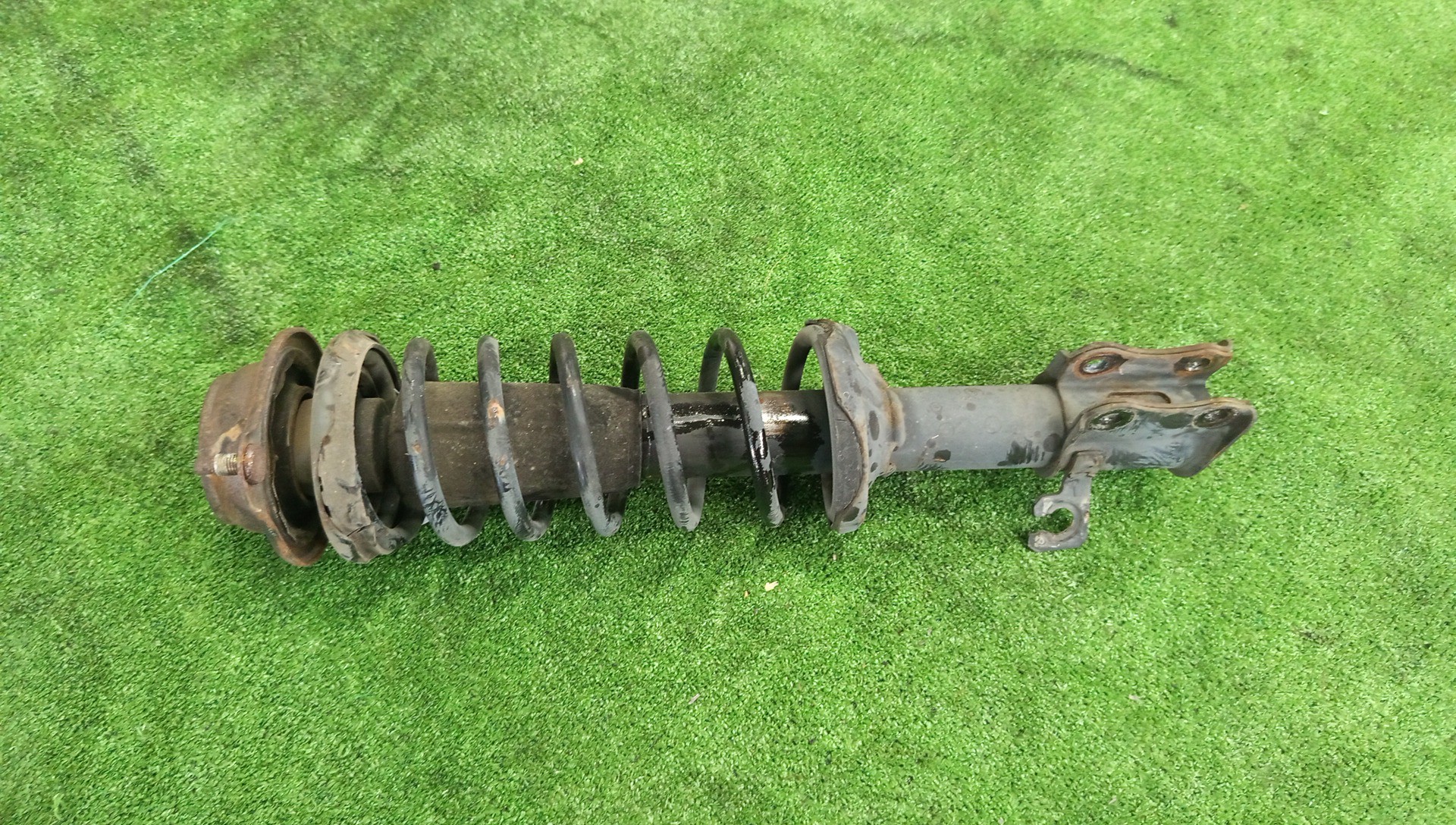 Стойка левая передняя MAZDA DEMIO DW3W, DW5W B3E, B3ME, B3, B5E, B5ME, B5 1 ракурс