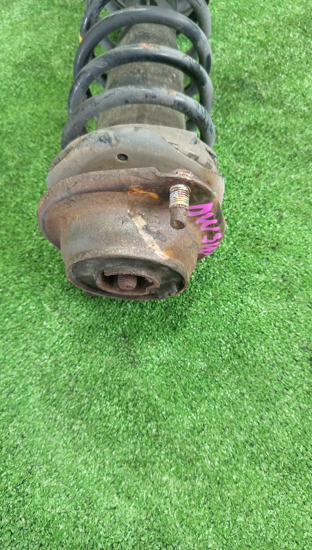 Стойка левая передняя MAZDA DEMIO DW3W, DW5W B3E, B3ME, B3, B5E, B5ME, B5 2 ракурс