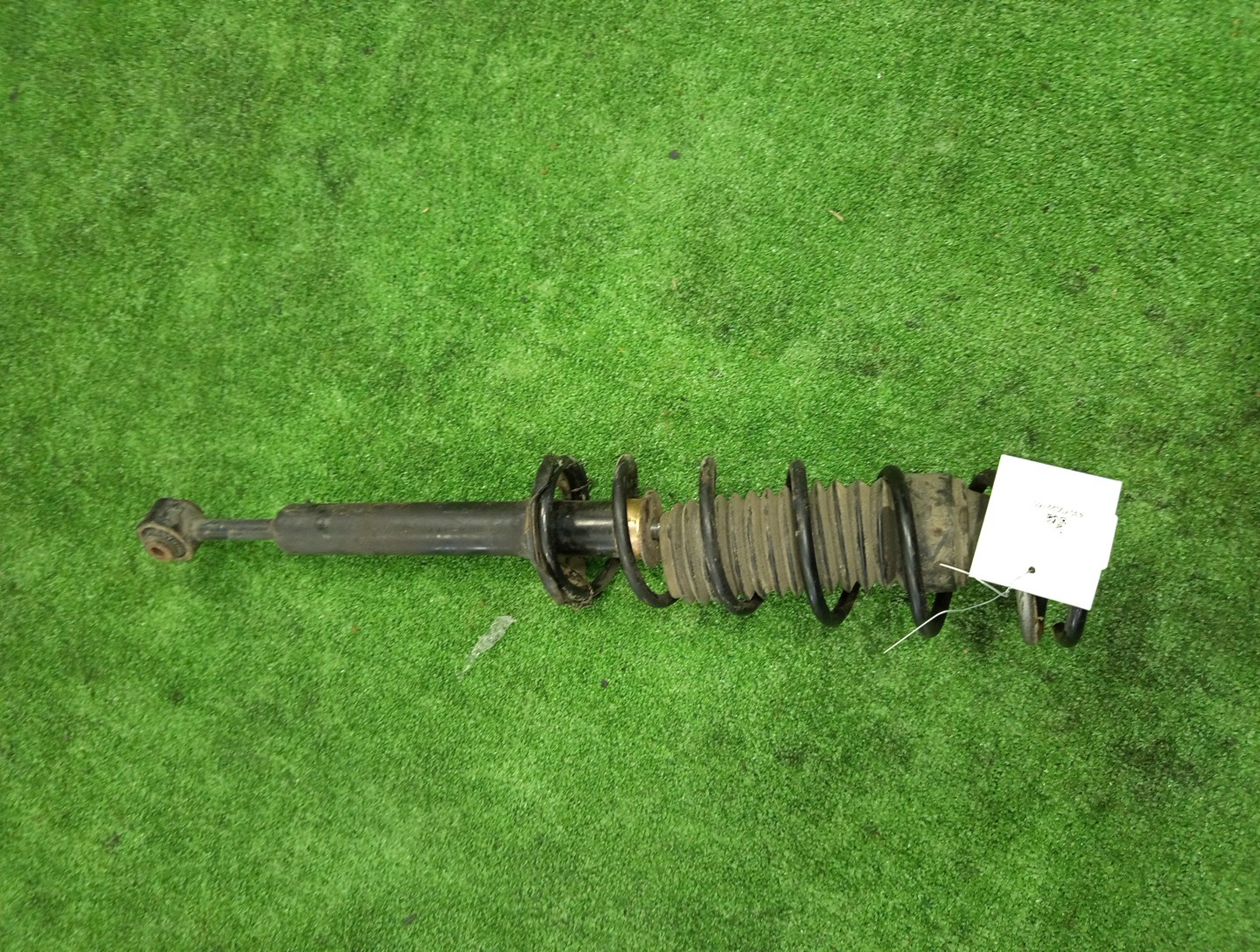 Стойка правая задняя MAZDA DEMIO DW3W, DW5W B3E, B3ME, B3, B5E, B5ME, B5 1 ракурс