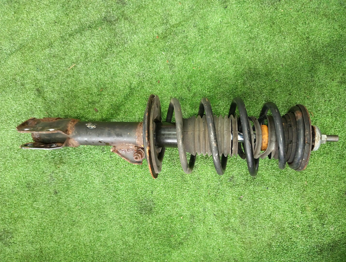 Стойка правая передняя TOYOTA PROBOX, COROLLA FIELDER, SUCCEED, COROLLA  AXIO NSP160V, NCP160V, NCP165V, ZRE162G, NZE164G, NZE161G, NKE165G, NRE161G, NZE161, NZE164, NRE161, NKE165, NRE160 1NR-FE, 1NZ-FE, 2ZR-FAE, 1NZ-FXE, 2NR-FKE 1 ракурс