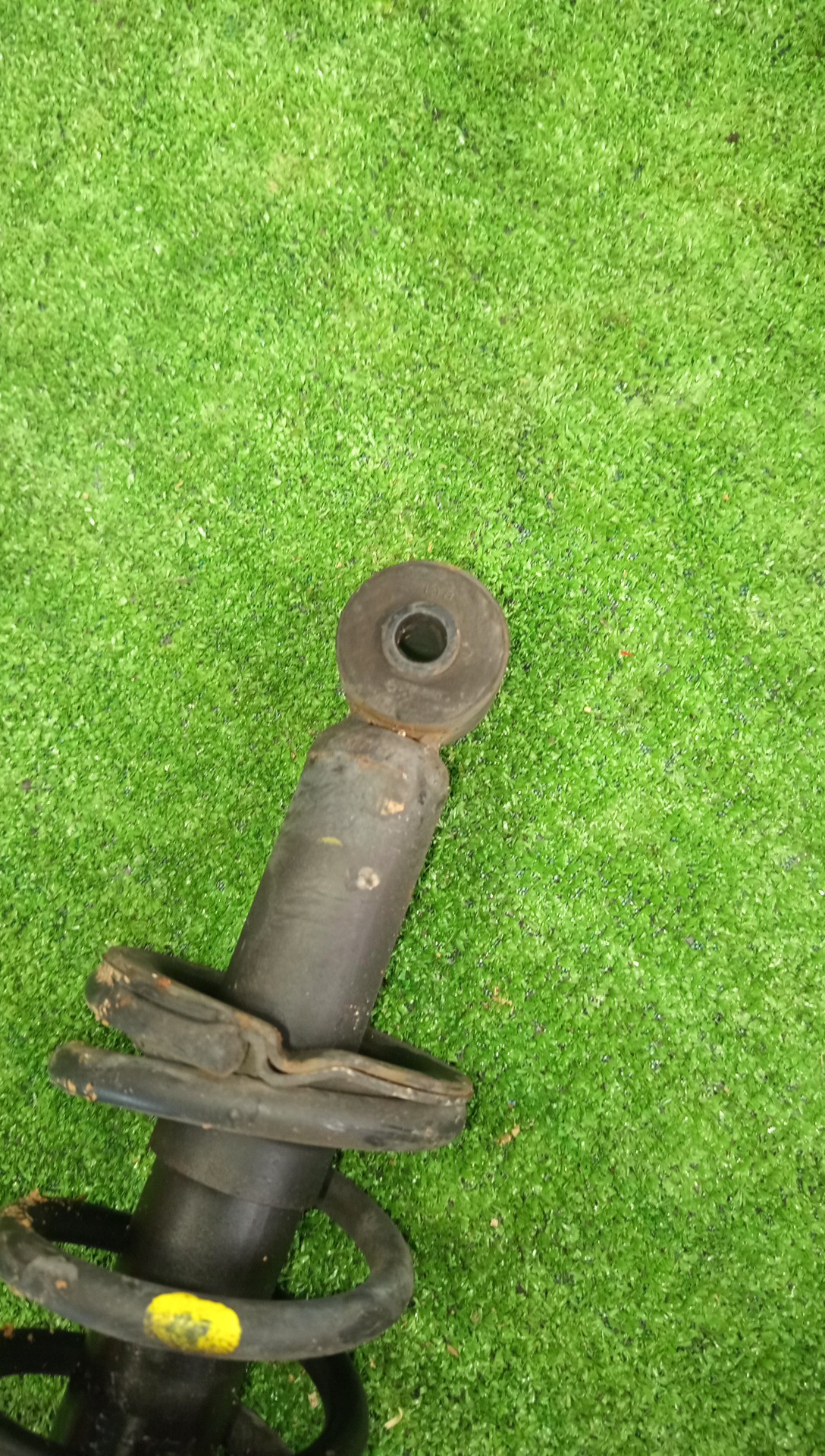 Стойка правая задняя MITSUBISHI AIRTREK CU2W, CU4W, CU5W 4G63, 4G63T, 4G64, 4G69 3 ракурс