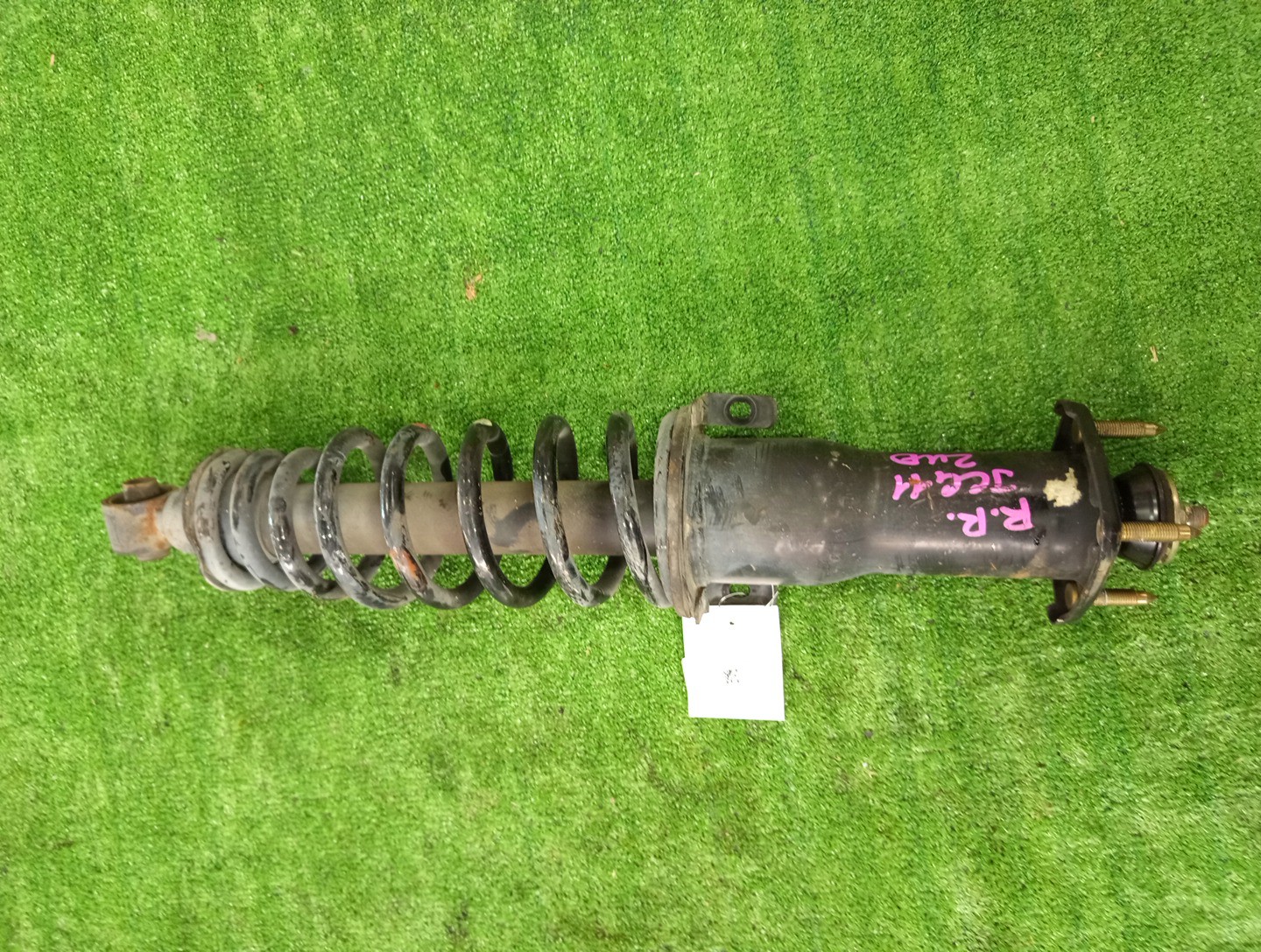 Стойка правая задняя TOYOTA BREVIS, CROWN, PROGRES, ALTEZZA, VEROSSA, MARK II JCG10, JCG11, JCG15, GS171, JZS175, JZS171, JZS173, JZS179, JKS175, GXE10, SXE10, JCE10, GXE15, JCE15, GX110, JZX110, GX115, JZX115 1JZ-FSE, 2JZ-FSE, 1G-FE, 1JZ-GE, 2JZ-GE,