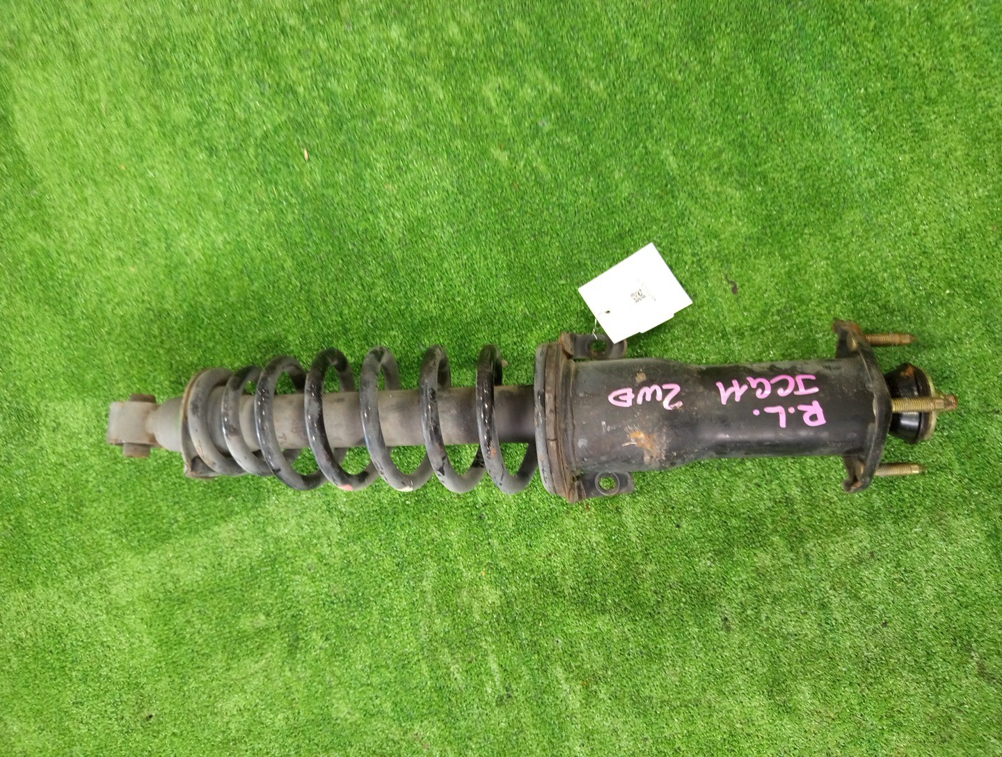 Стойка левая задняя TOYOTA BREVIS, CROWN, PROGRES, ALTEZZA, VEROSSA, MARK II JCG10, JCG11, JCG15, GS171, JZS175, JZS171, JZS173, JZS179, JKS175, GXE10, SXE10, JCE10, GXE15, JCE15, GX110, JZX110, GX115, JZX115 1JZ-FSE, 2JZ-FSE, 1G-FE, 1JZ-GE, 2JZ-GE, 