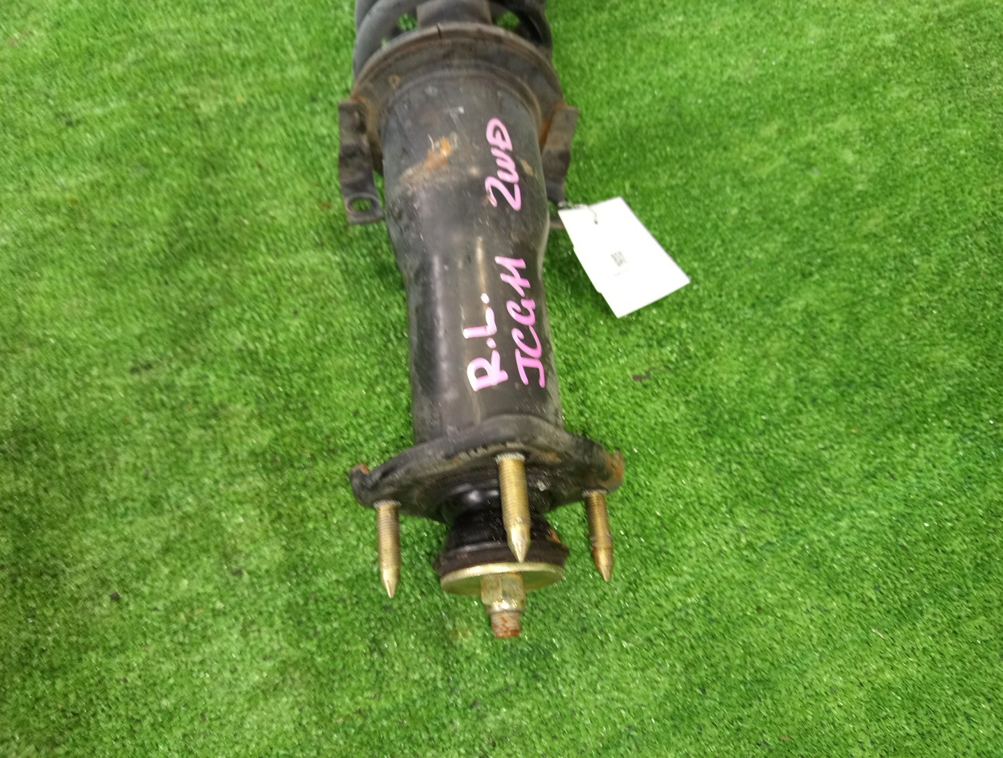 Стойка левая задняя TOYOTA BREVIS, CROWN, PROGRES, ALTEZZA, VEROSSA, MARK II JCG10, JCG11, JCG15, GS171, JZS175, JZS171, JZS173, JZS179, JKS175, GXE10, SXE10, JCE10, GXE15, JCE15, GX110, JZX110, GX115, JZX115 1JZ-FSE, 2JZ-FSE, 1G-FE, 1JZ-GE, 2JZ-GE, 