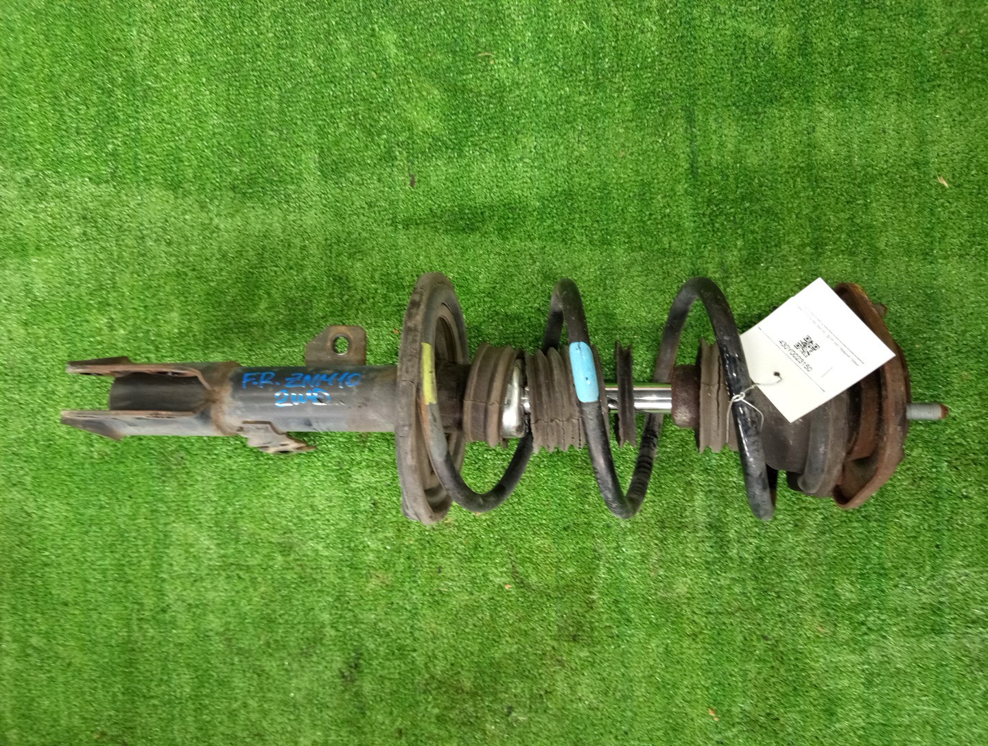 Стойка правая передняя TOYOTA ISIS ZNM10, ZNM10W, ANM10, ANM10W, ANM15, ANM15W, ZGM10, ZGM10W, ZGM11, ZGM11W, ZGM15, ZGM15W, ANM10G, ZGM10G, ANM15G, ZNM10G, ZGM11G, ZGM15G 1ZZ-FE, 1AZ-FSE, 2ZR-FAE, 3ZR-FAE 1 ракурс