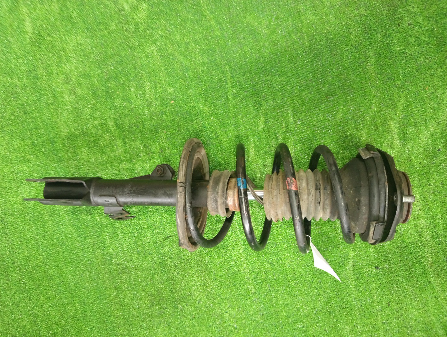 Стойка правая передняя TOYOTA OPA ACT10, ZCT10 1AZ-FSE, 1ZZ-FE 1 ракурс