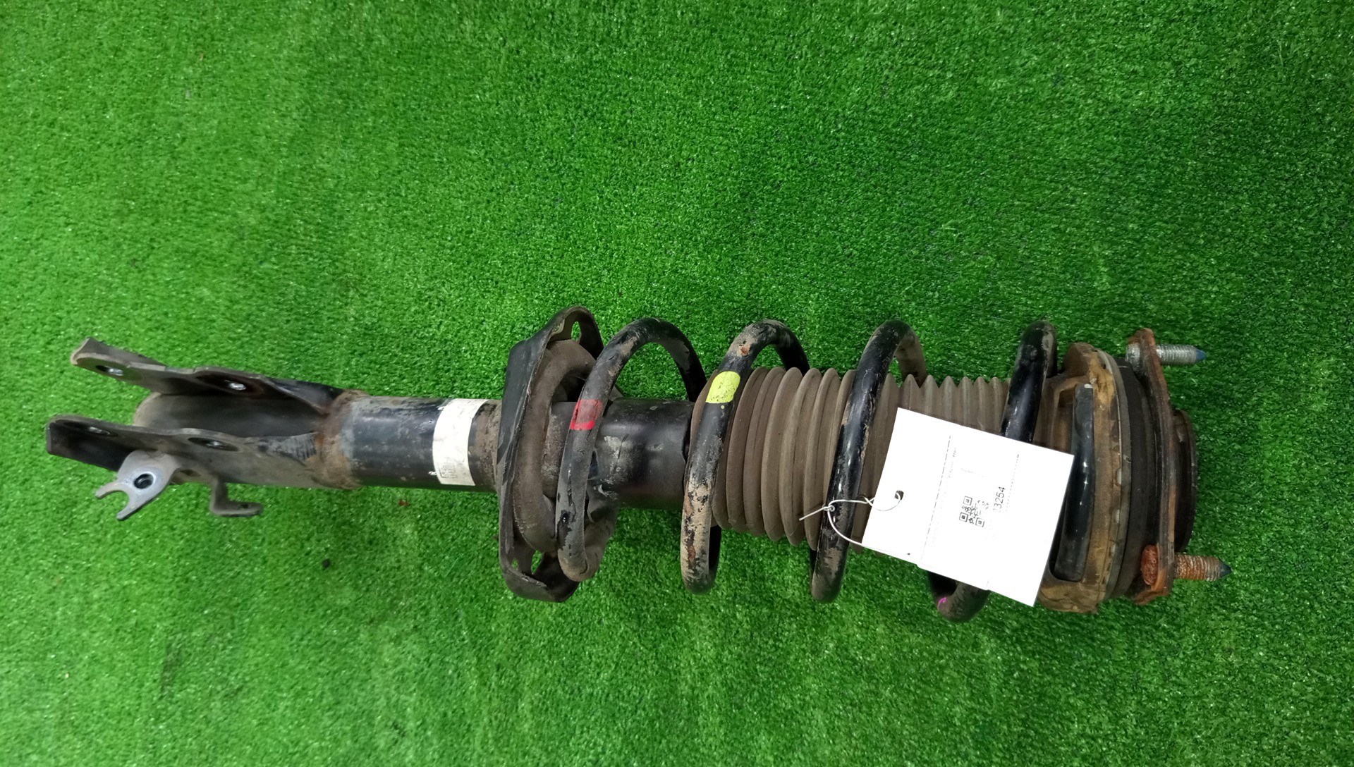 Стойка левая передняя HONDA CIVIC FD2, FD1, FD3 K20A, R18A, LDA 1 ракурс