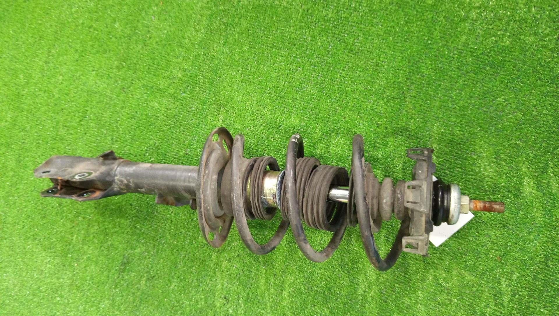 Стойка правая передняя HONDA FIT ARIA GD6, GD8 L13A, L15A 1 ракурс