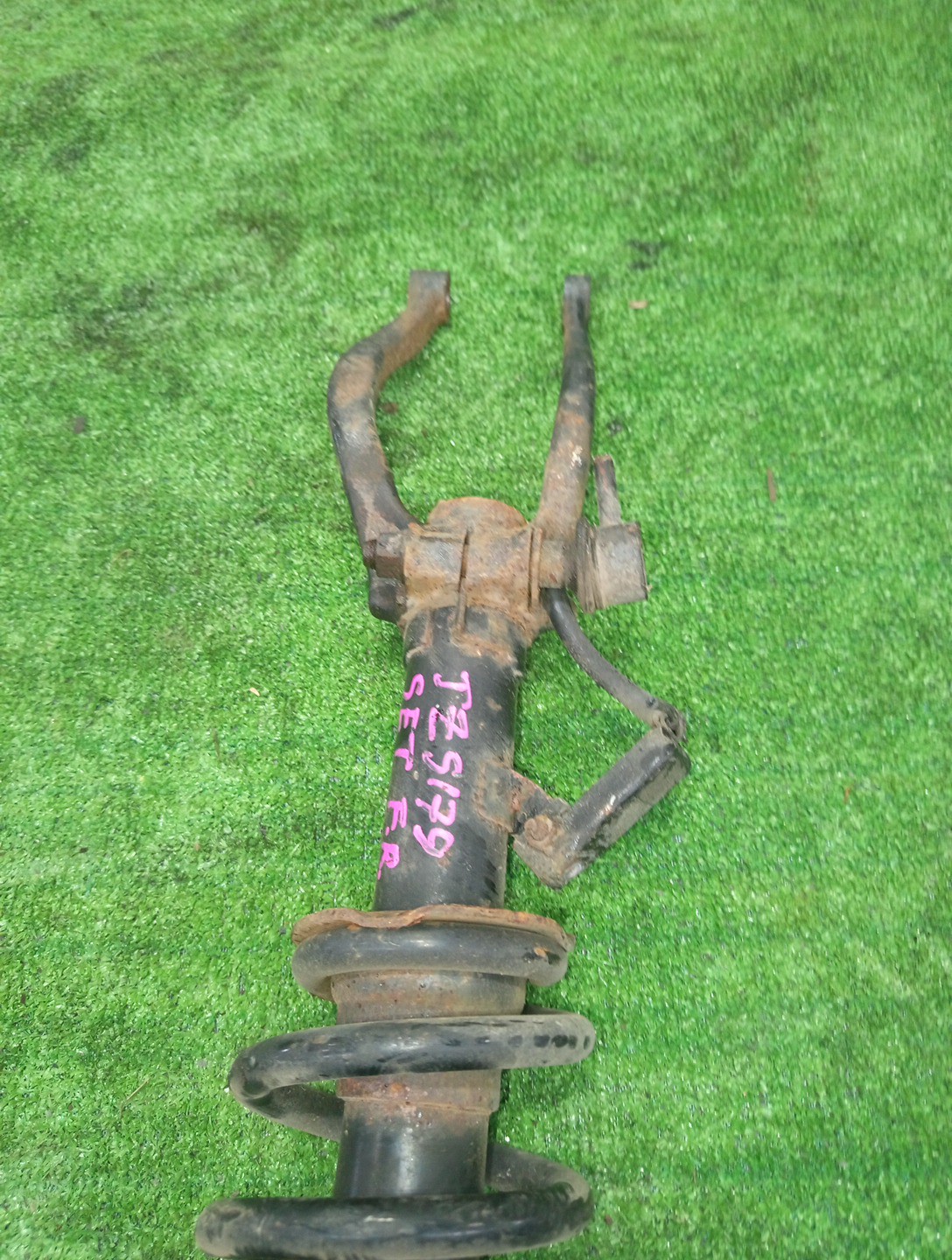 Стойка правая передняя TOYOTA BREVIS, CHASER, CRESTA, CROWN, MARK II BLIT, PROGRES, ALTEZZA, VEROSSA, MARK II JCG15, GX105, JZX105, JZX93, JZS157, JZS173, JZS153, JZS179, JZX115W, GX115W, GXE15, JCE15, JZX115, GX115 2JZ-FSE, 1JZ-GE, 1G-FE, 2JZ-GE 3 р