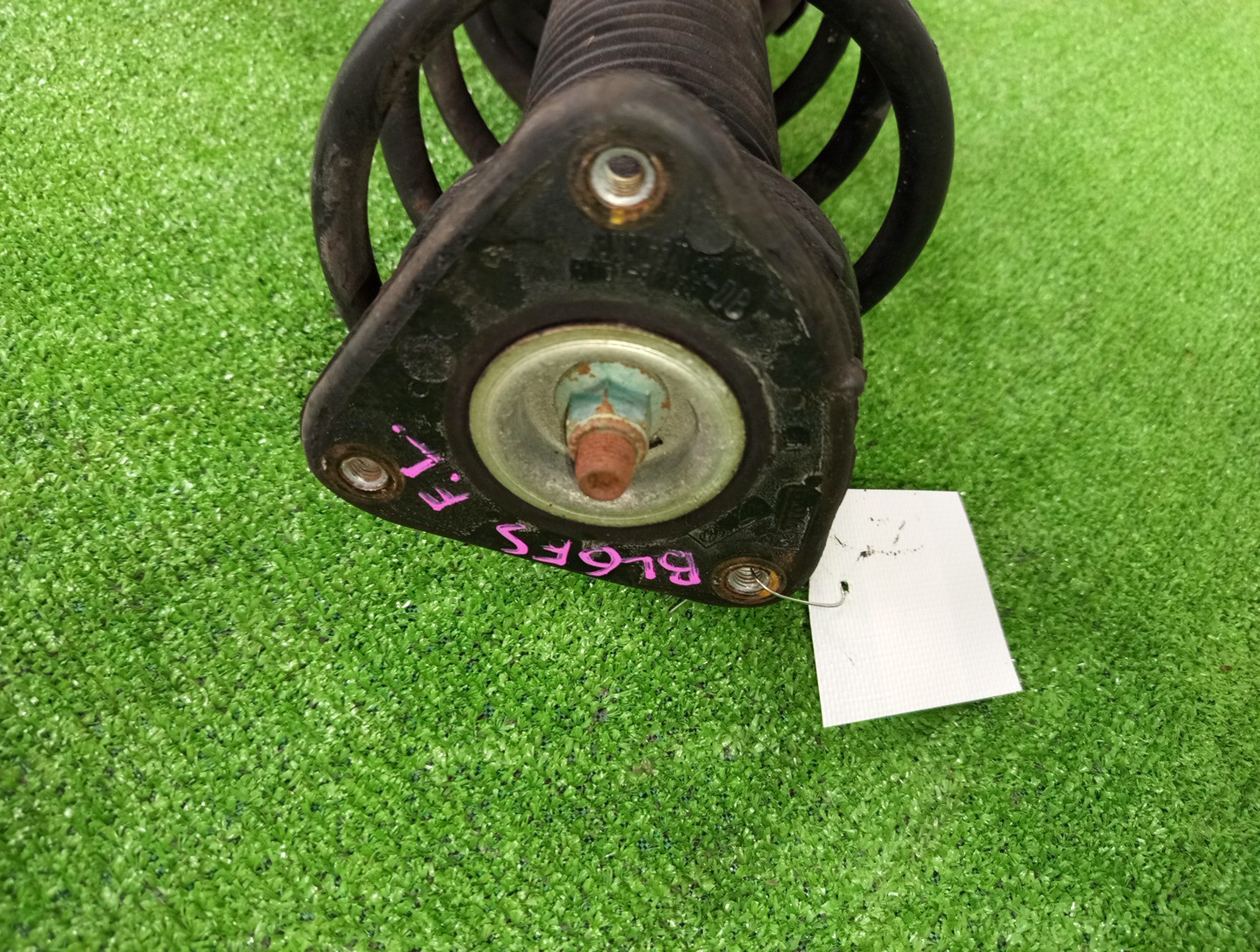 Стойка левая передняя MAZDA AXELA, MAZDA 3, 3 BL6FJ, BLEFW, BL5FP, BLEAP, BLEFP, BLFFP, BL3FW, BL5FW, BLEAW, BLFFW, BL Z6 2 ракурс