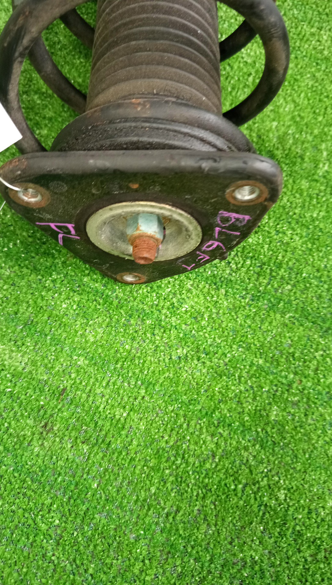 Стойка левая передняя MAZDA AXELA, MAZDA 3, 3 BL6FJ, BLEFW, BL5FP, BLEAP, BLEFP, BLFFP, BL3FW, BL5FW, BLEAW, BLFFW, BL Z6 2 ракурс