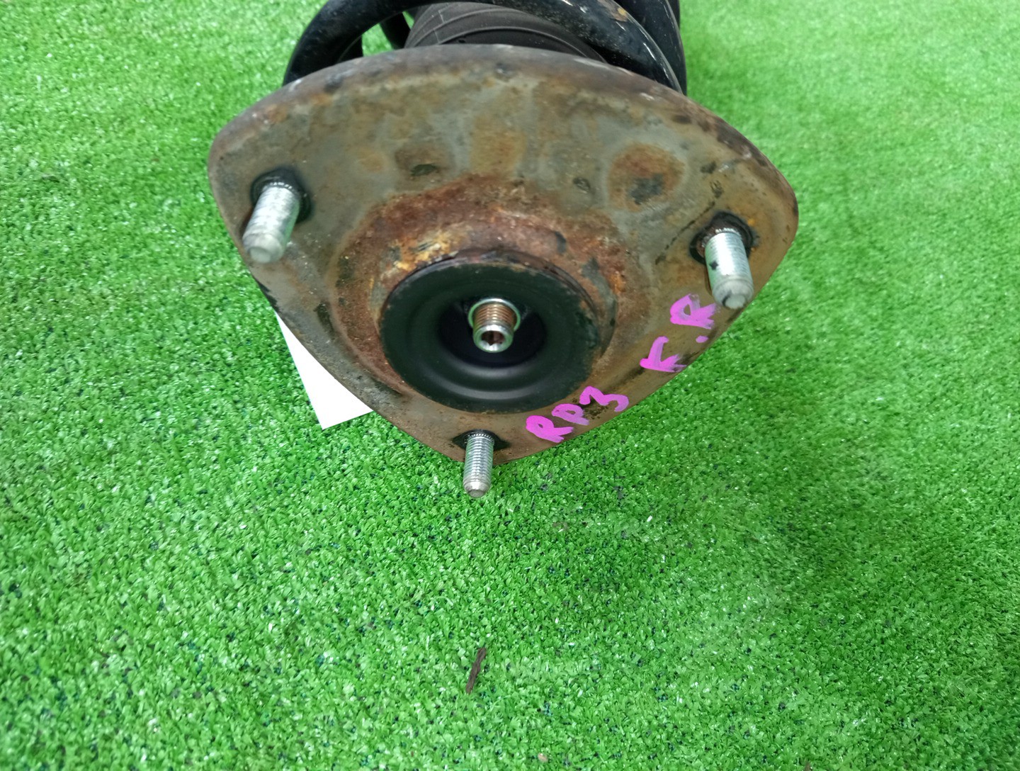 Стойка правая передняя HONDA STEPWGN RP3 L15B 2 ракурс