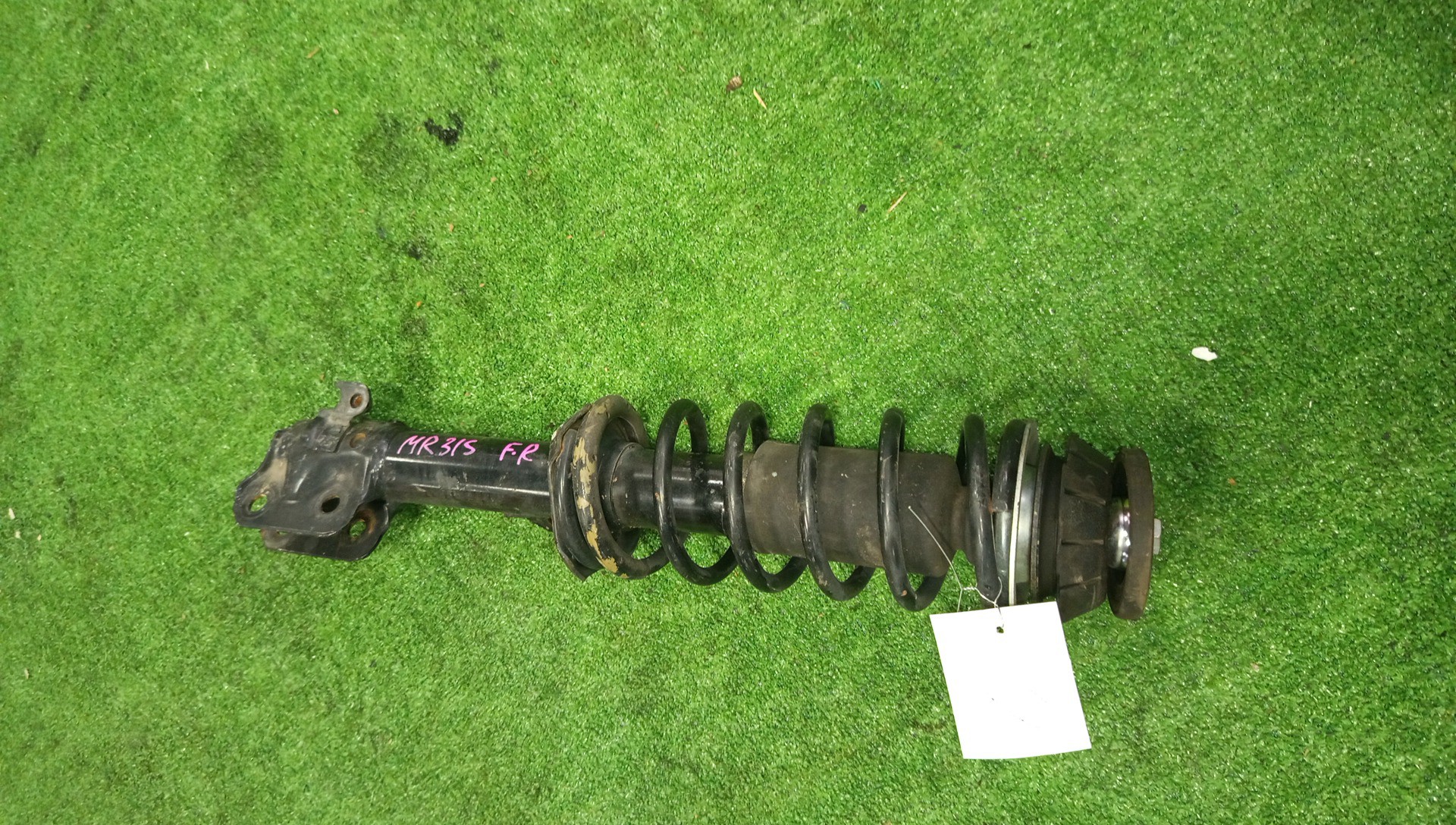 Стойка правая передняя SUZUKI HUSTLER MR31S R06A 1 ракурс
