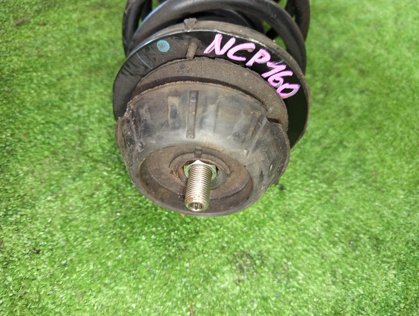 Стойка правая передняя TOYOTA PROBOX, COROLLA FIELDER, SUCCEED, COROLLA  AXIO NSP160V, NCP160V, NCP165V, ZRE162G, NZE164G, NZE161G, NKE165G, NRE161G, NZE161, NZE164, NRE161, NKE165, NRE160 1NR-FE, 1NZ-FE, 2ZR-FAE, 1NZ-FXE, 2NR-FKE 2 ракурс