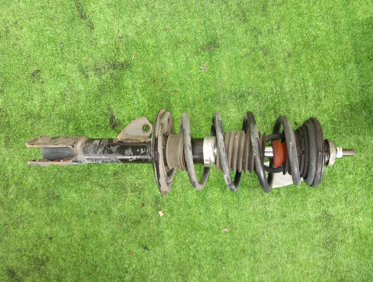 Стойка левая передняя TOYOTA PROBOX, COROLLA FIELDER, SUCCEED, COROLLA  AXIO NSP160V, NCP160V, NCP165V, ZRE162G, NZE164G, NZE161G, NKE165G, NRE161G, NZE161, NZE164, NRE161, NKE165, NRE160 1NR-FE, 1NZ-FE, 2ZR-FAE, 1NZ-FXE, 2NR-FKE 1 ракурс