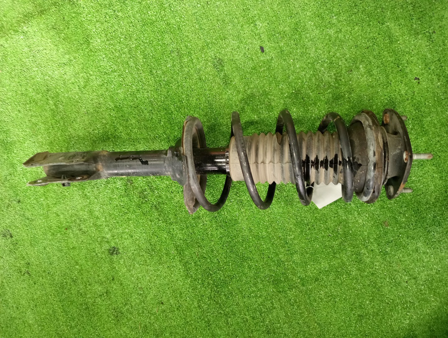 Стойка левая передняя TOYOTA FUNCARGO, IST, PLATZ, RAUM, VITZ, PROBOX, BB, PORTE, SUCCEED, WILL CYPHA NCP25, NCP65, NCP16, NCZ25, NCP15, NCP55V, NCP59G, NCP35, NNP15, NCP75 1NZ-FE, 2NZ-FE 1 ракурс