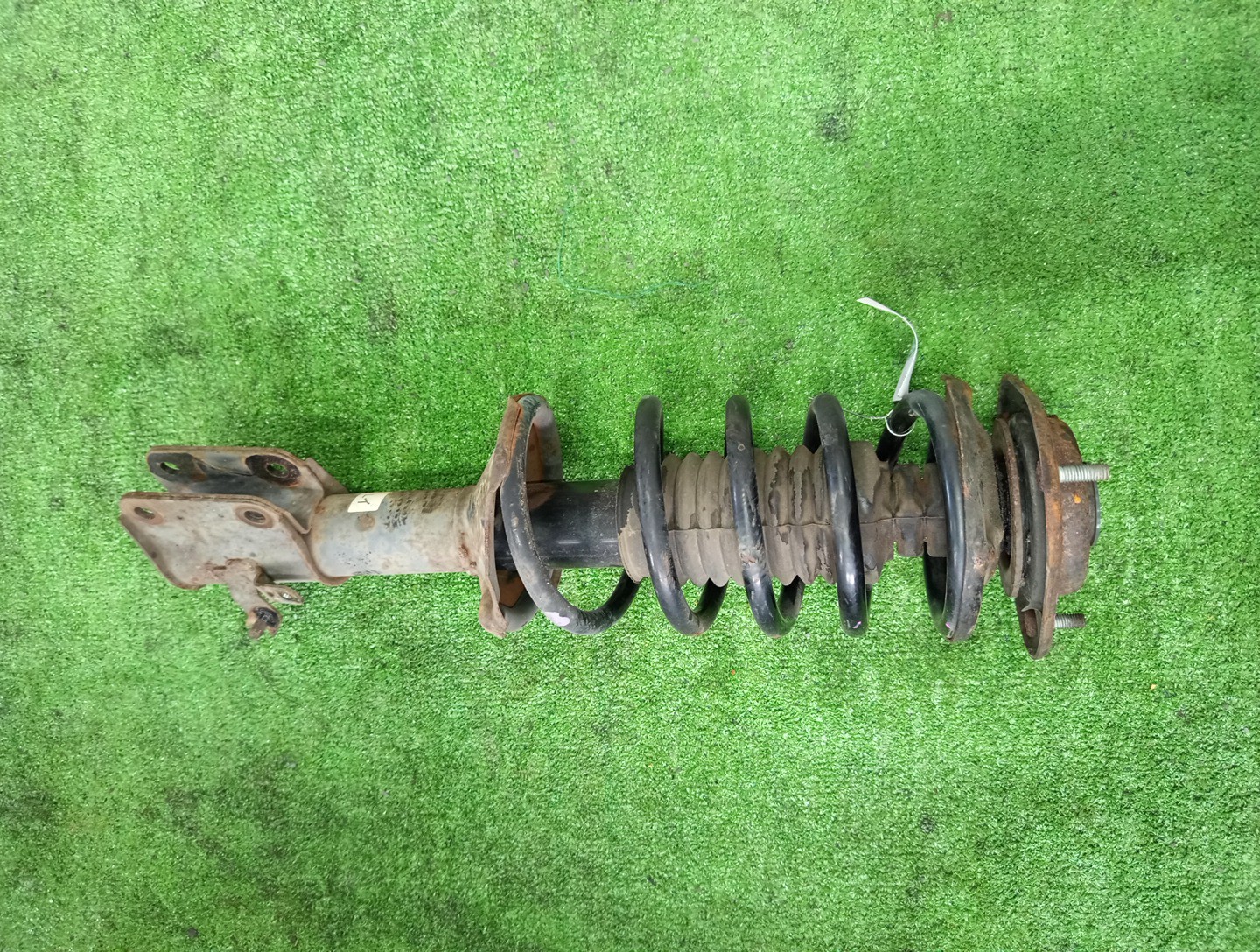 Стойка левая передняя TOYOTA TERIOS, TERIOS KID, CAMI J102G, J122G, J111G, J131G, J100E, J102E, J122E, J100G K3-VE, EF-DET, EF-DEM, HC-EJ, K3-VET 1 ракурс