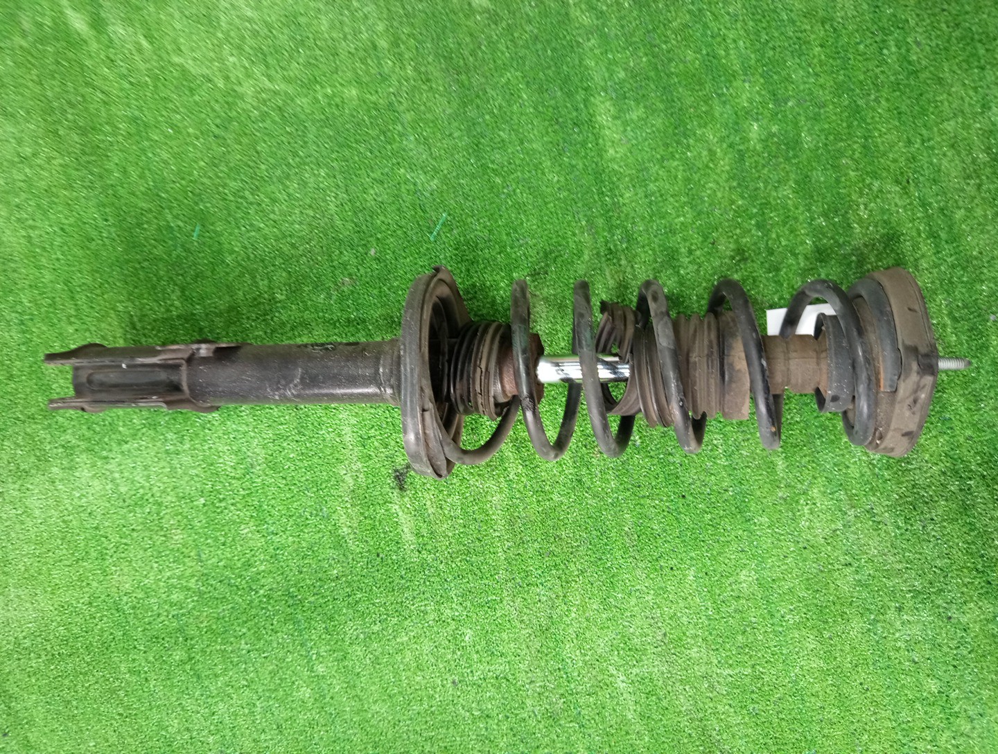 Стойка левая задняя TOYOTA CORONA PREMIO, CALDINA, CARINA, CORONA CT211, ST210, AT210, CT210, ST210G, AT191G, CT190G, ST190, ST191, AT191, CT190 3C-TE, 3S-FE, 3S-FSE, 4A-FE, 2C-T, 3S-GE, 7A-FE, 2C, 4S-FE, 5A-FE 1 ракурс