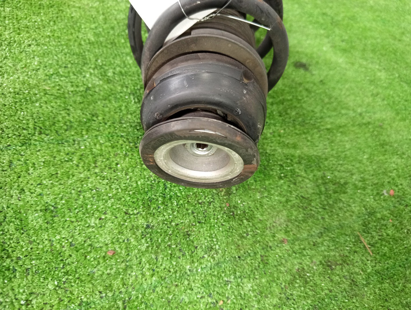 Стойка правая передняя AUDI A1 8X1 6R0413031J 2 ракурс