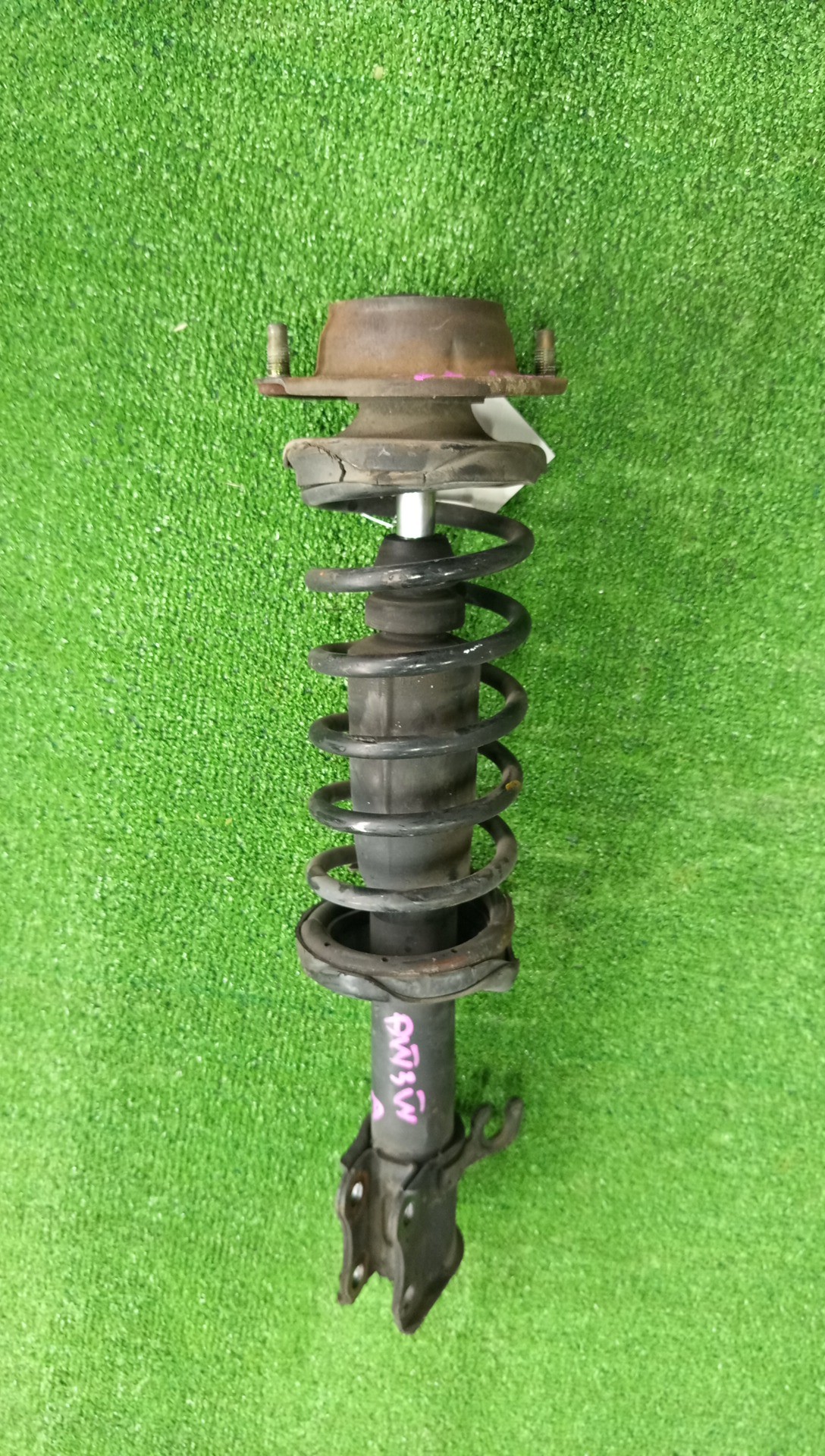 Стойка правая передняя MAZDA DEMIO DW3W, DW5W B3E, B3ME, B3, B5E, B5ME, B5 1 ракурс
