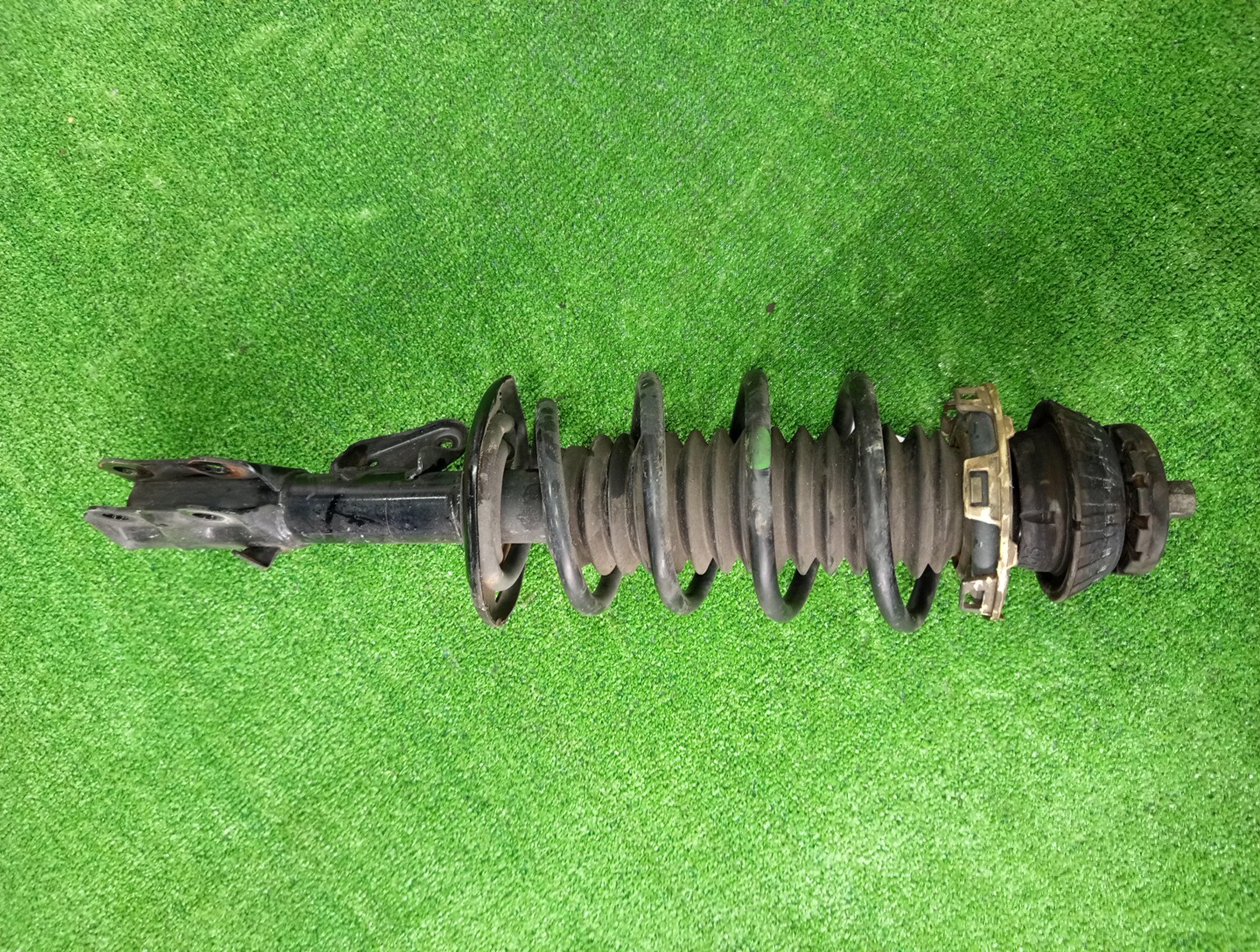 Стойка левая передняя HONDA PARTNER, AIRWAVE GJ3, GJ1 L15A 1 ракурс