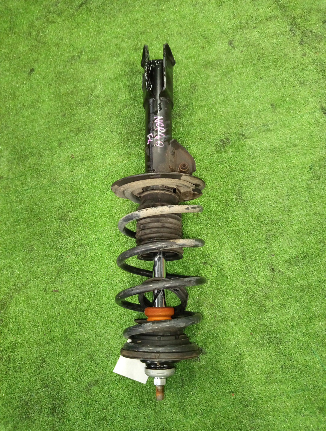 Стойка левая передняя TOYOTA PROBOX, COROLLA FIELDER, SUCCEED, COROLLA  AXIO NSP160V, NCP160V, NCP165V, ZRE162G, NZE164G, NZE161G, NKE165G, NRE161G, NZE161, NZE164, NRE161, NKE165, NRE160 1NR-FE, 1NZ-FE, 2ZR-FAE, 1NZ-FXE, 2NR-FKE 1 ракурс