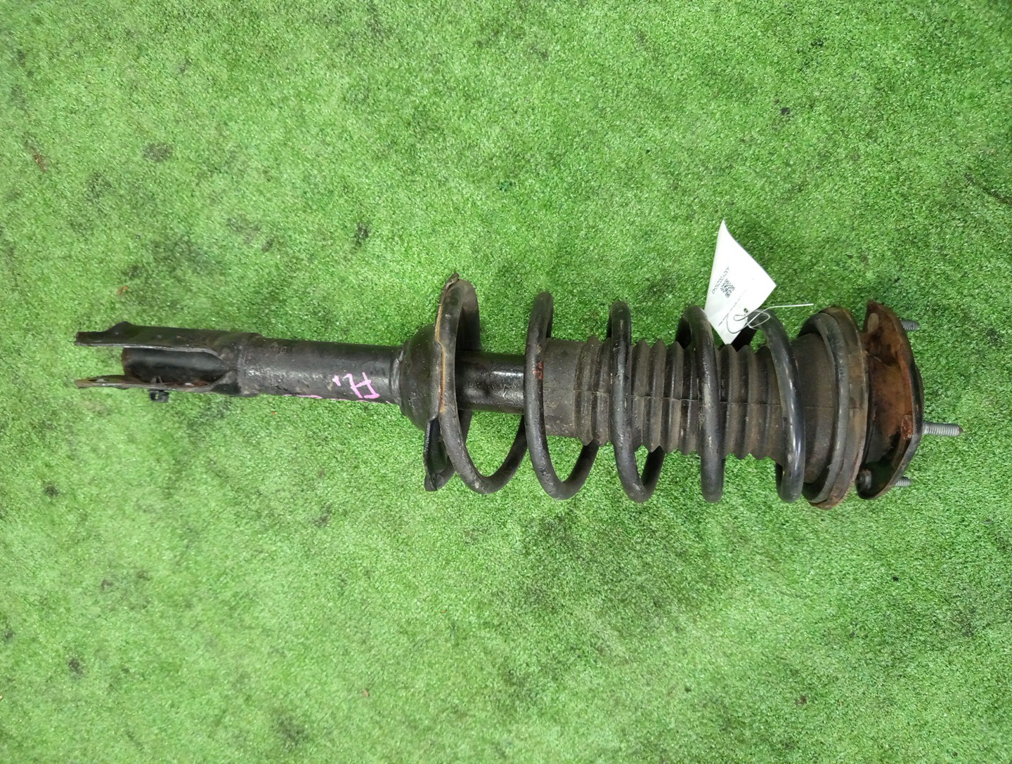 Стойка левая передняя TOYOTA FUNCARGO, IST, PLATZ, RAUM, VITZ, PROBOX, BB, PORTE, SUCCEED, WILL CYPHA NCP25, NCP65, NCP16, NCZ25, NCP15, NCP55V, NCP59G, NCP35, NNP15, NCP75 1NZ-FE, 2NZ-FE 1 ракурс