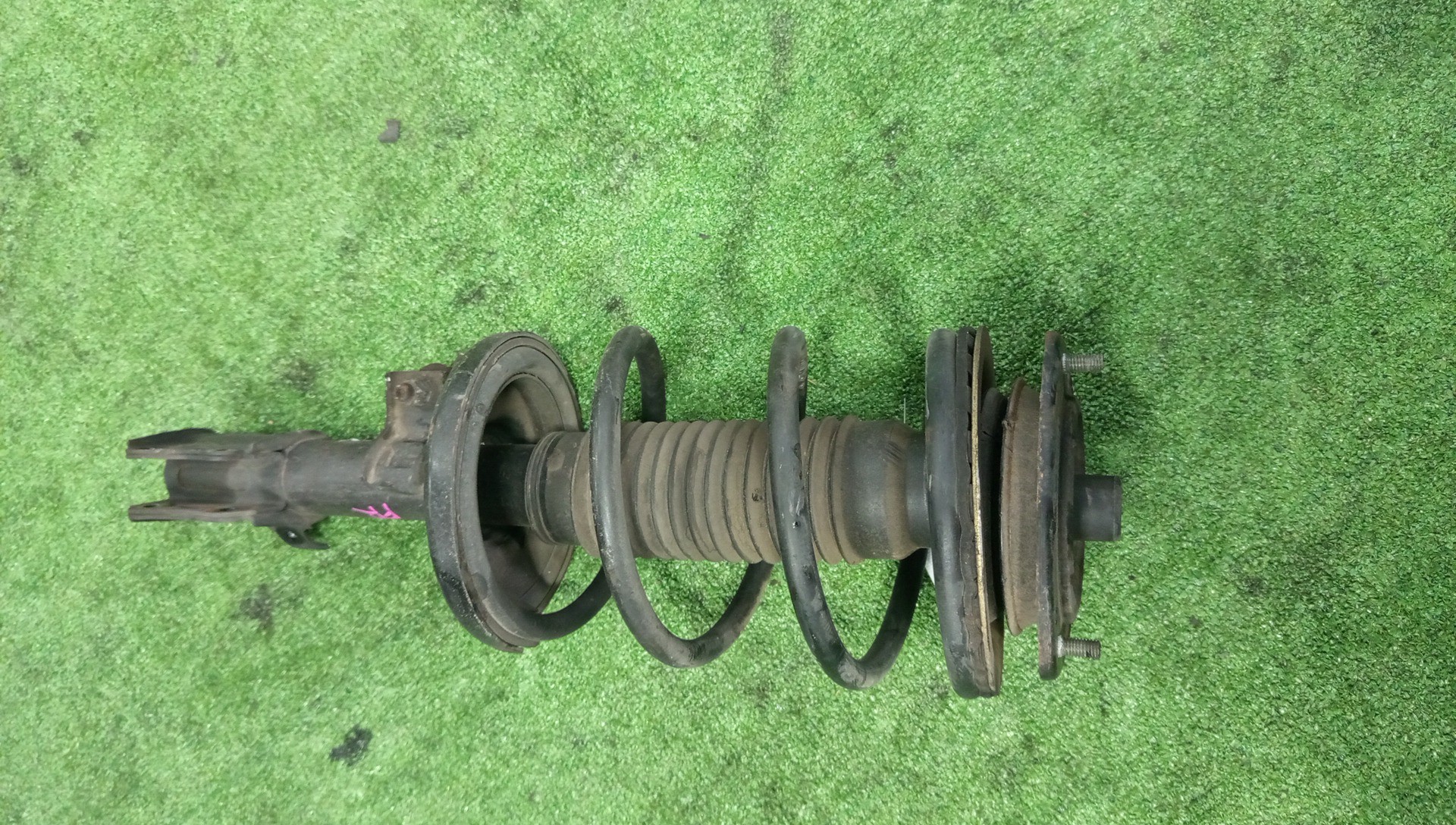 Стойка правая передняя SUZUKI AERIO RC51S, RB21S, RA21S, RD51S M18A, M15A 1 ракурс