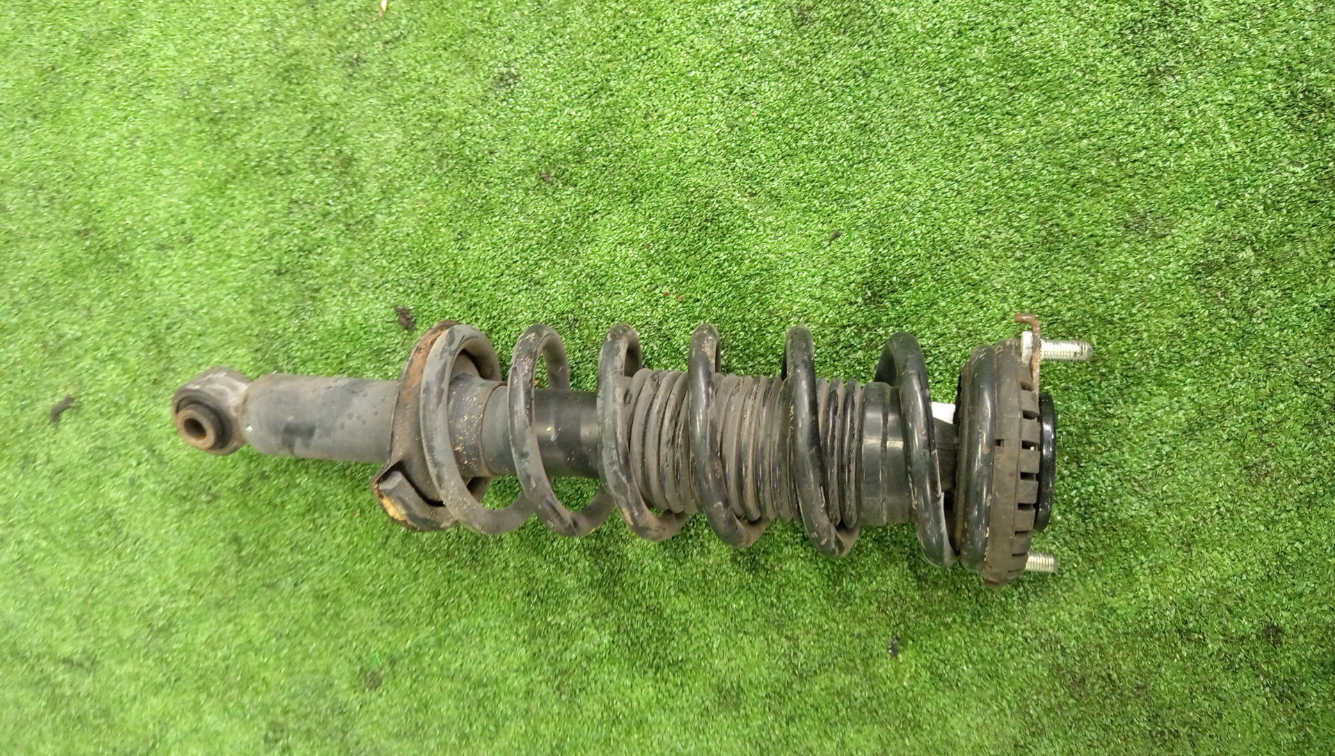 Стойка левая задняя SUBARU LEGACY BEE, BES, BE5, BH5, BL5, BP9, BP5, BPE, BHC, BE9, BLE, BL9 EZ30DE, EJ20TT, EJ20DE, EJ20E, EJ25E, EJ20T, EJ25DE, EJ25T 1 ракурс