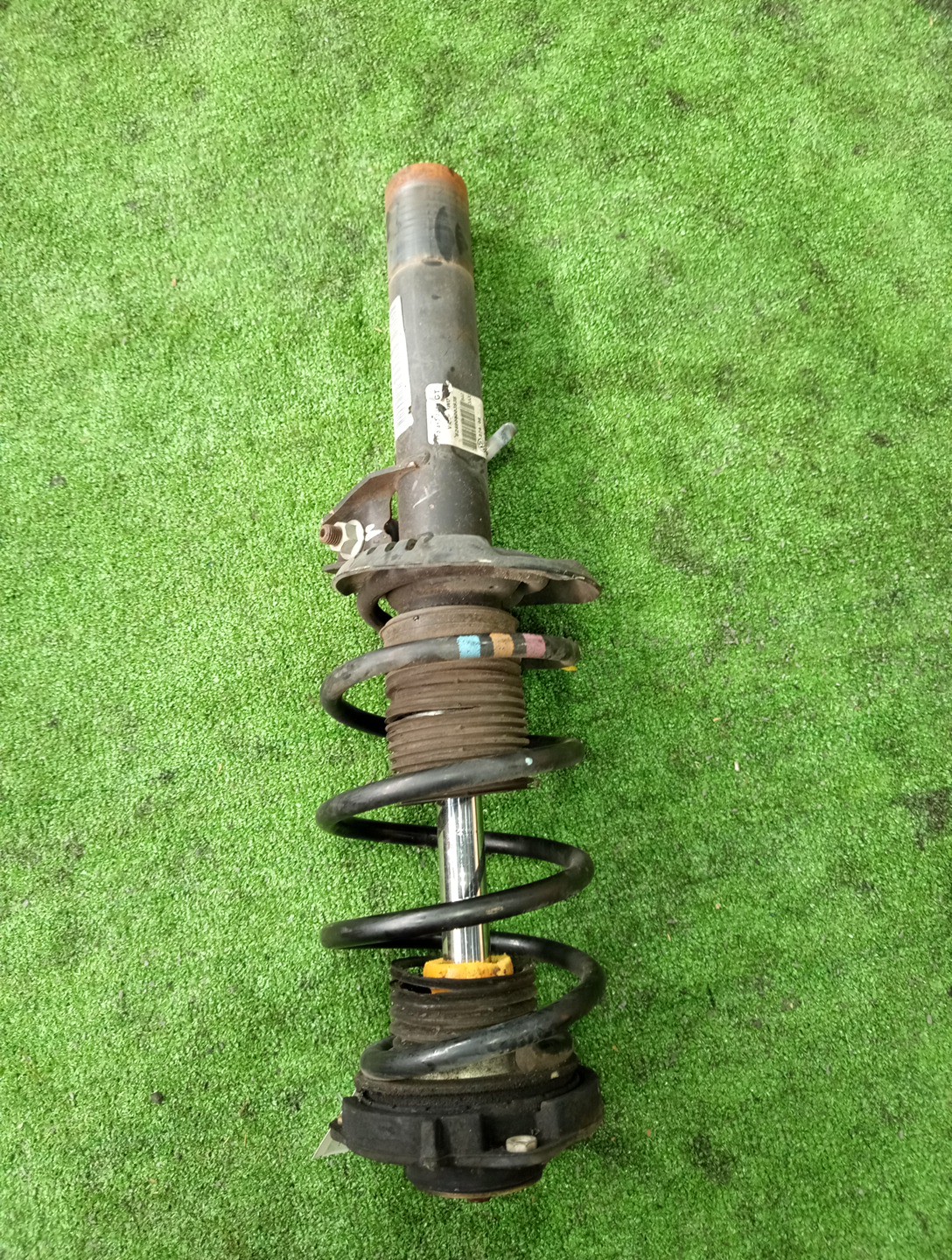 Стойка левая передняя VOLKSWAGEN GOLF 5K1 CAX 1T0413031 1 ракурс