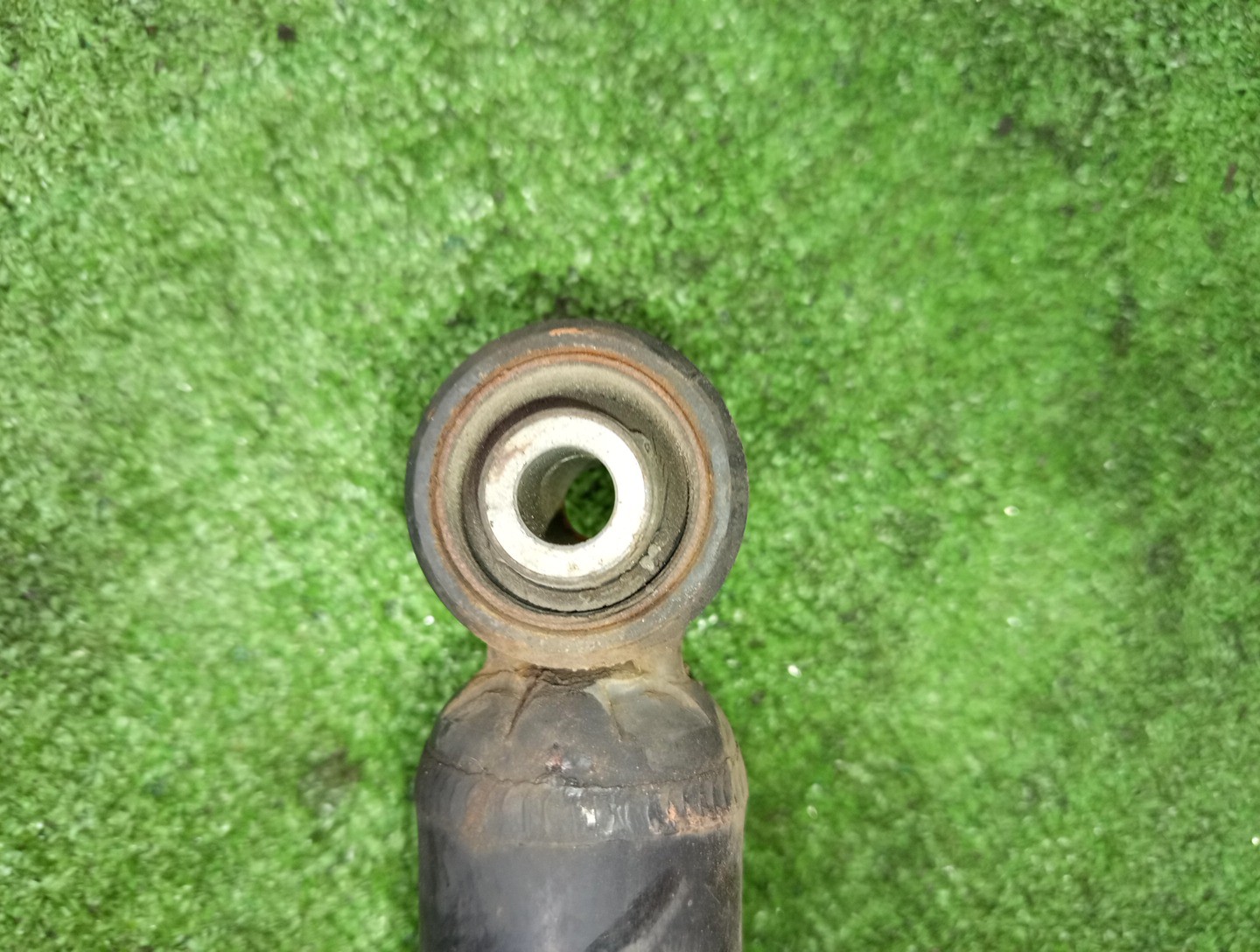 Стойка правая передняя TOYOTA CHASER, CRESTA, CROWN, ALTEZZA, MARK II GX100, GX90, JZX100, JZX101, JZX90, SX90, JZX91, SX100, GS151, GXE10, SXE10, JCE10 1G-FE, 1JZ-GE, 2JZ-GE, 4S-FE, 3S-GE 3 ракурс