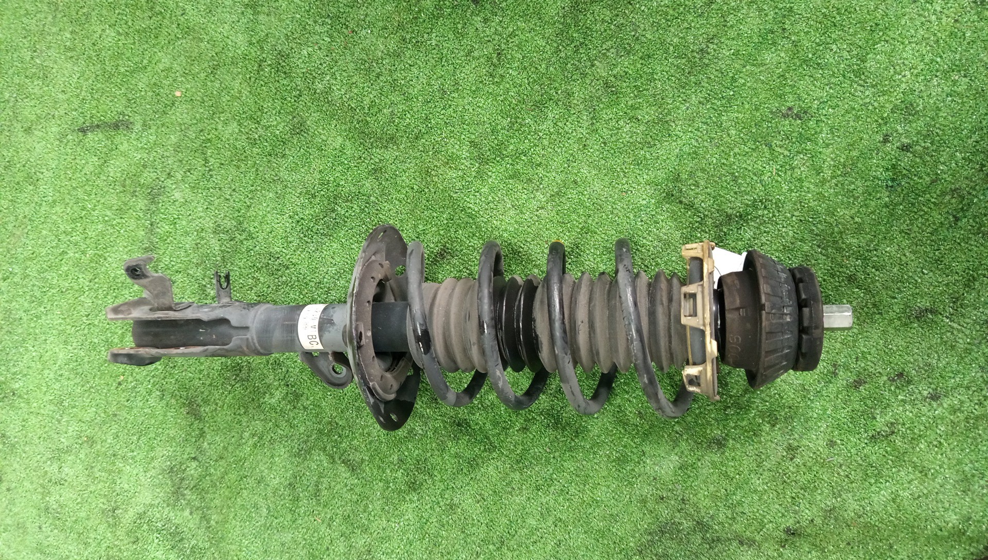 Стойка правая передняя HONDA FIT, FIT SHUTTLE GE6, GP1, GP4, GE8, GG7, GP2 L13A, LDA, LEA, L15A 1 ракурс
